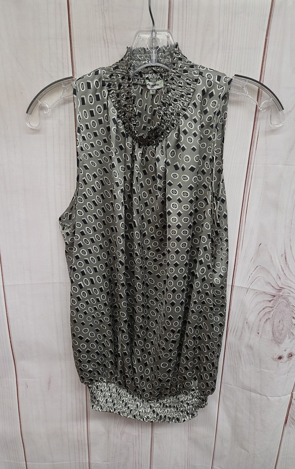 Agora Women’s Size M Gray Sleeveless Top