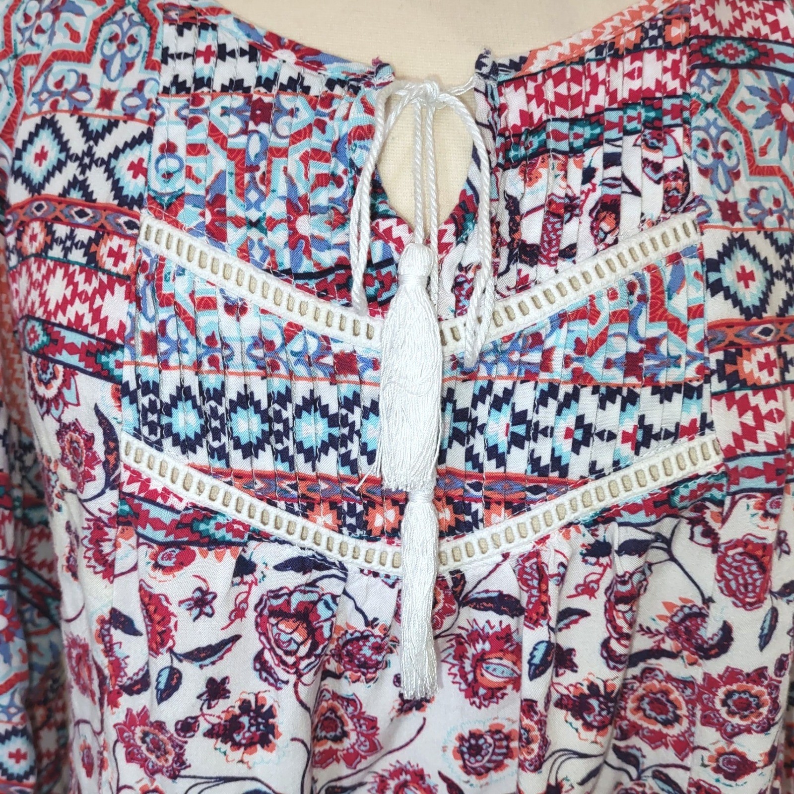 Faded Glory Red White Blue Floral Boho Peasant Tassel Tie Lace Detail Blouse XXL