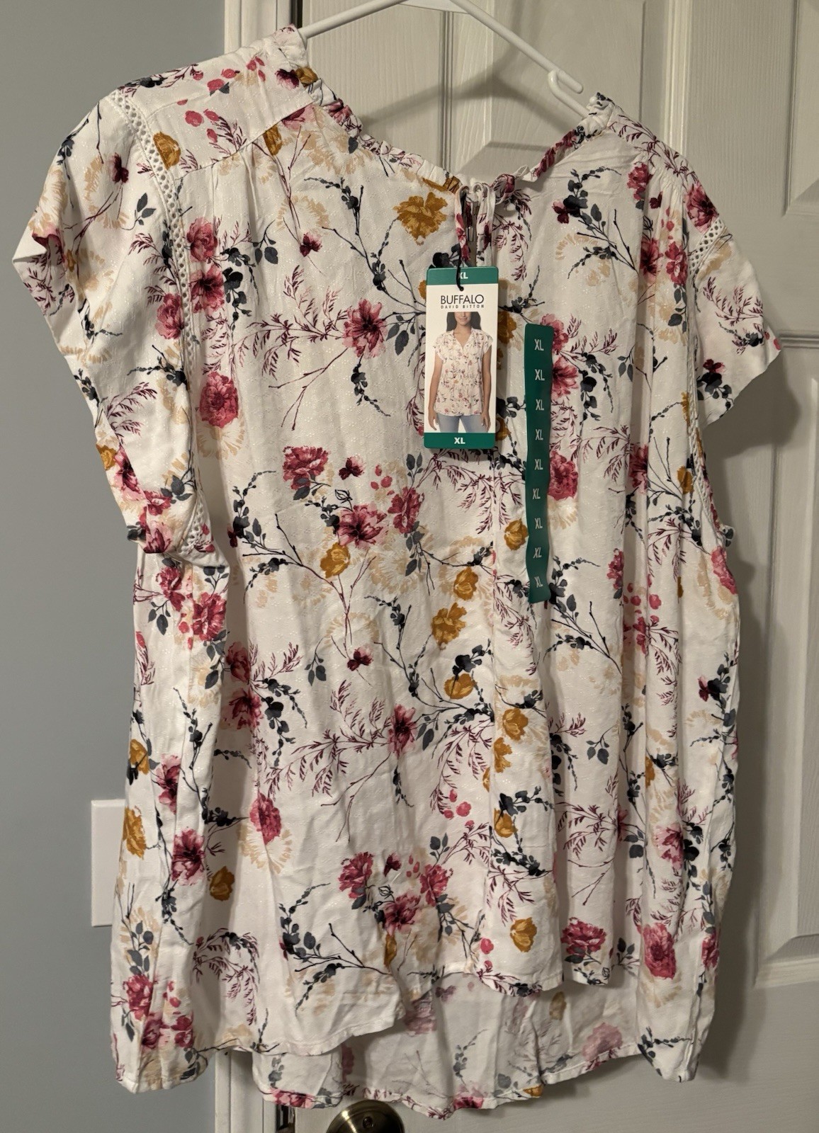 Buffalo David Bitton Floral Printed Jacquard Flutter Sleeve Blouse Size XL NWT