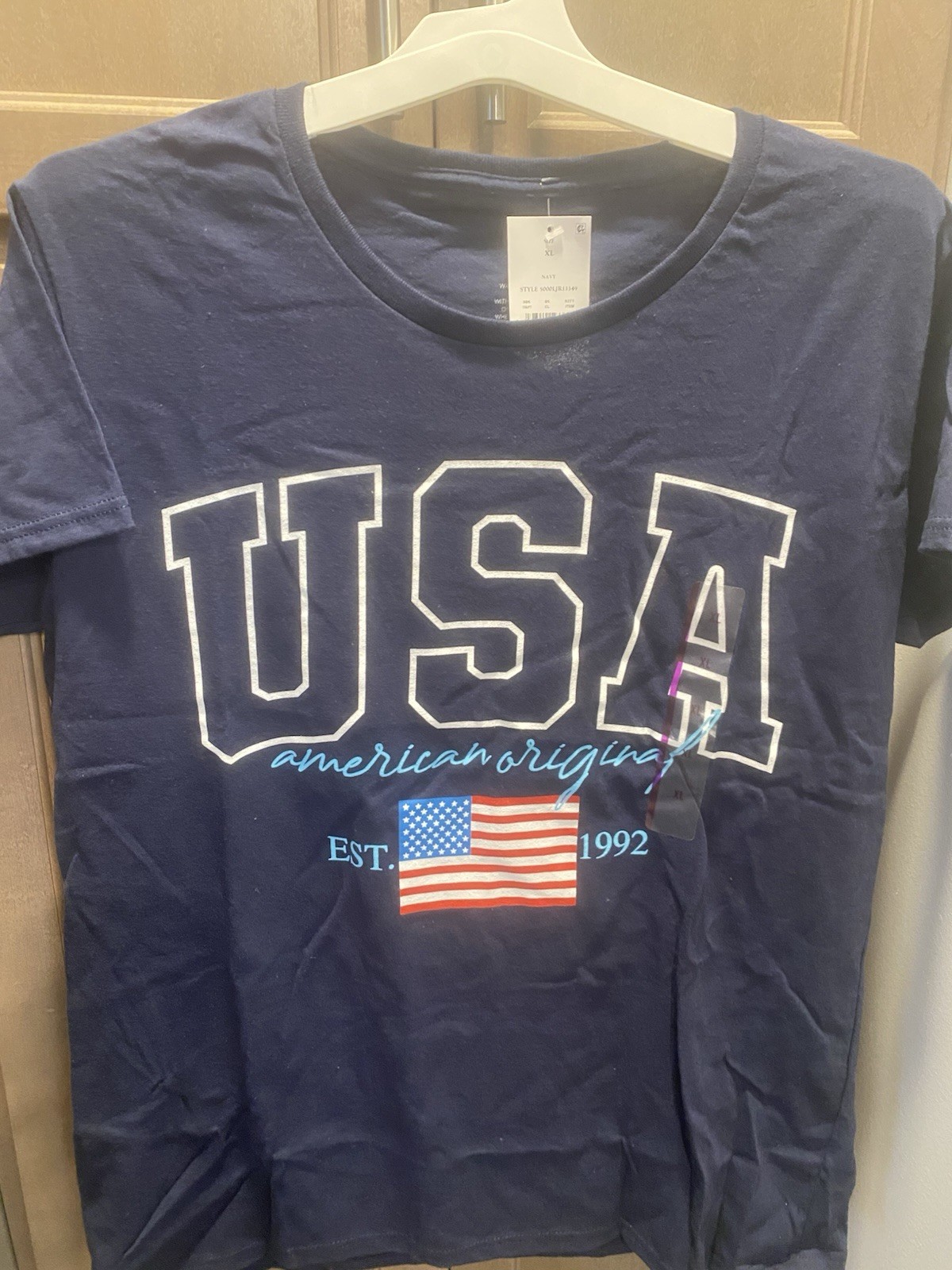 Zoe+Liv Women’s Size Medium USA Original Short Sleeve Graphic T-Shirt Navy