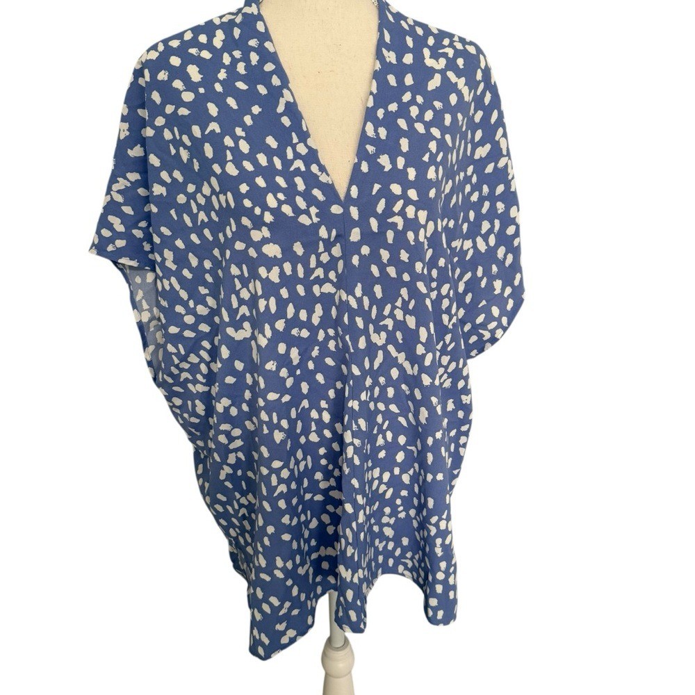 Dixie Creek Blue White Spotted V-Neck Dolman Sleeve Tunic Top Blouse