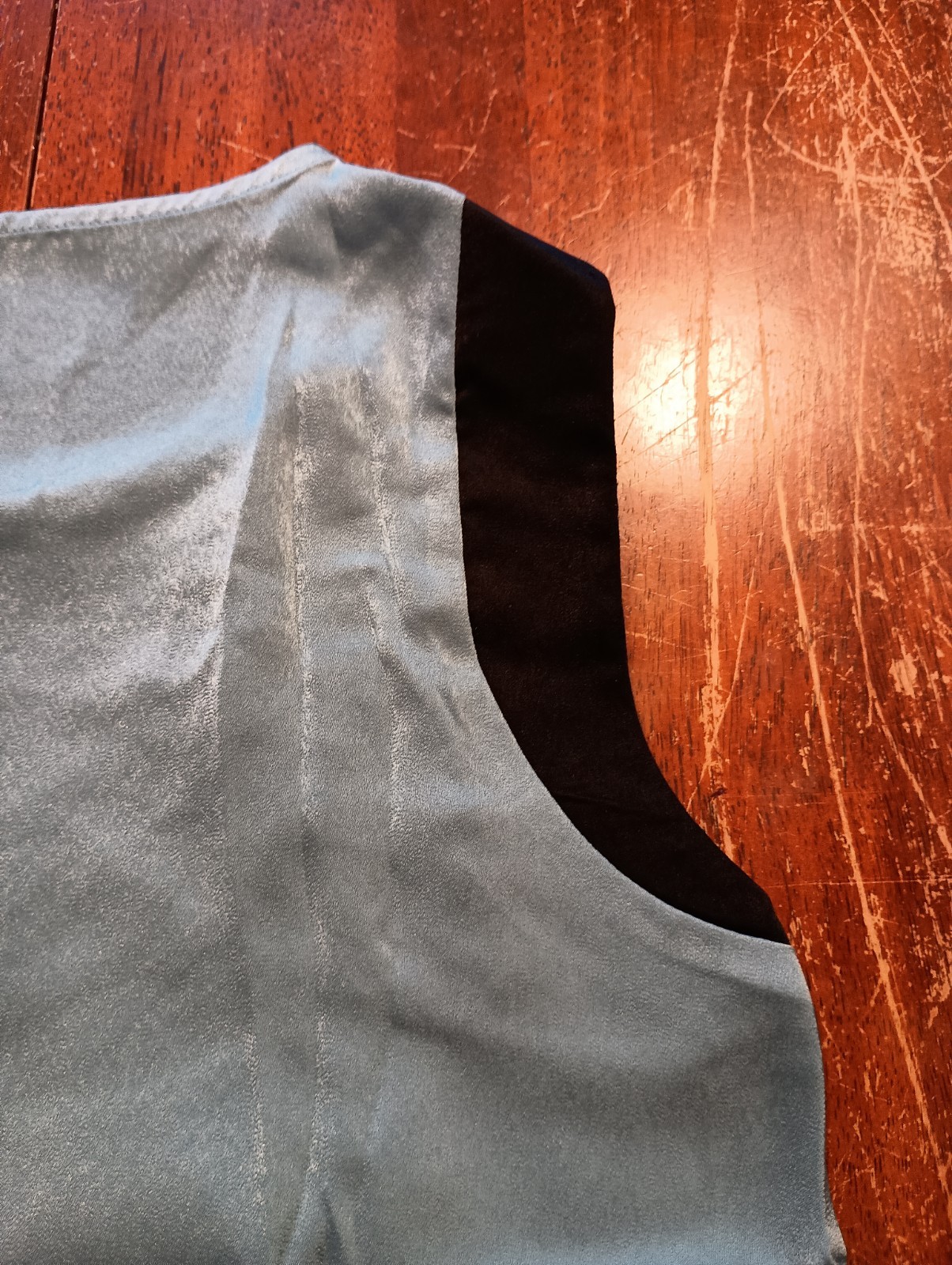 Blooming Jelly Women’s Blue Sleeveless Pleated Summer Dressy Top Size Small