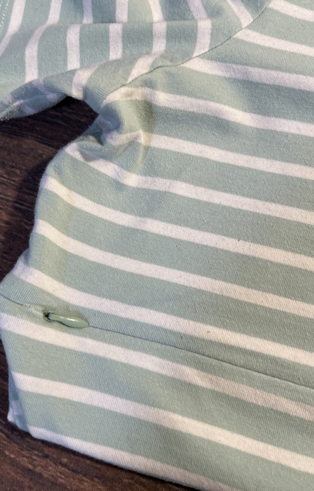 Nursing Queen Nursing Top Women’s Size Large Mint Green/White Stripe