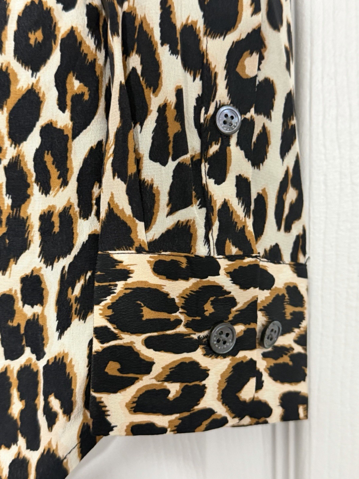 Equipment Femme Women’s Silk Long Sleeve Button Down Blouse Animal Print Small