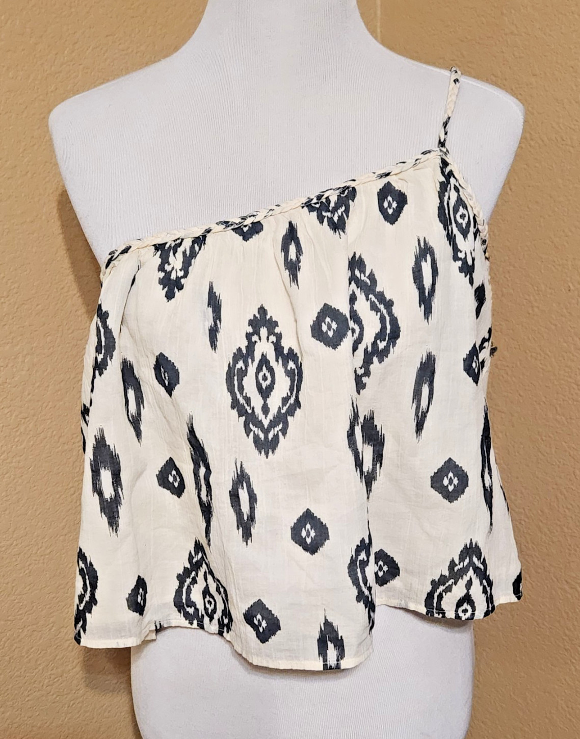 New! ZARA Cream/Black Ikat BOHO Tribal Print Light-Weight Single Shoulder Top L