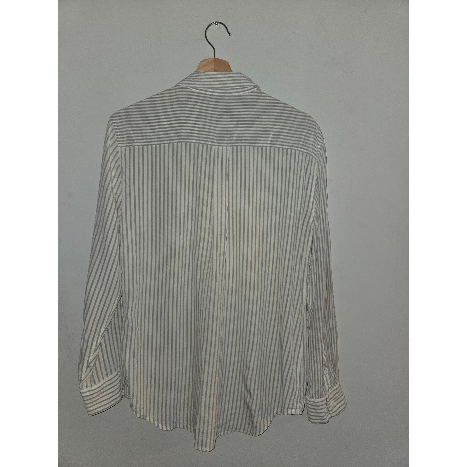 Equipment Femme 100% Silk Striped Button Down Blouse M Quiet Luxury
