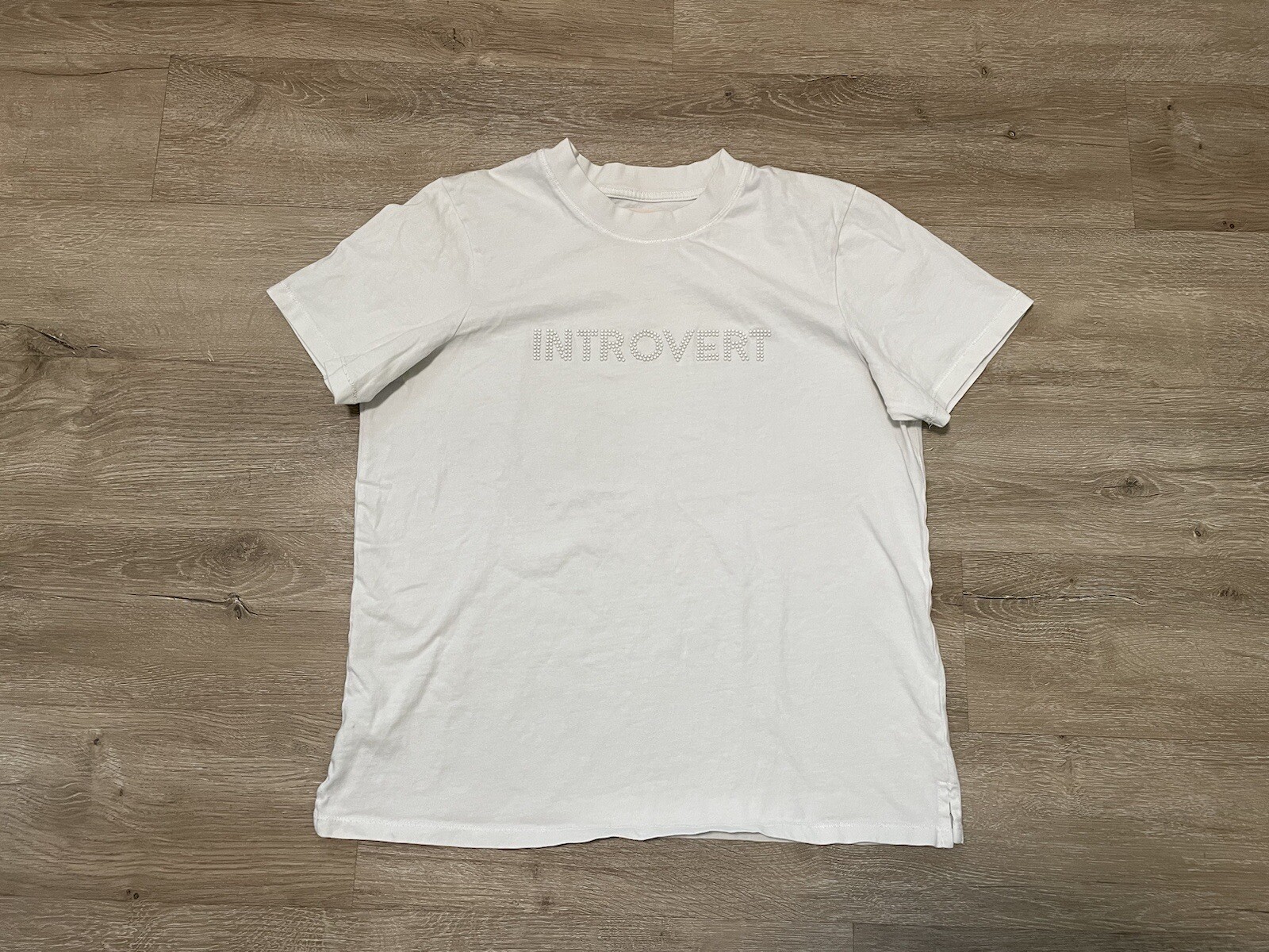 Bando T-Shirt Women’s Sz L Lettering Introvert White Short Sleeve Crew Neck