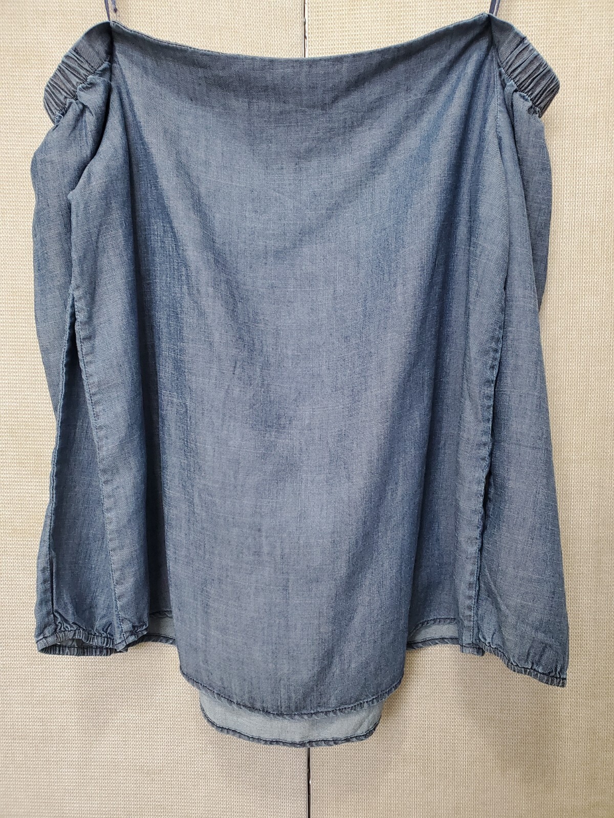 Chico’s Chambray Denim Off Shoulder Linen/Lyocell Elastic Cuff Top Size 1 Medium