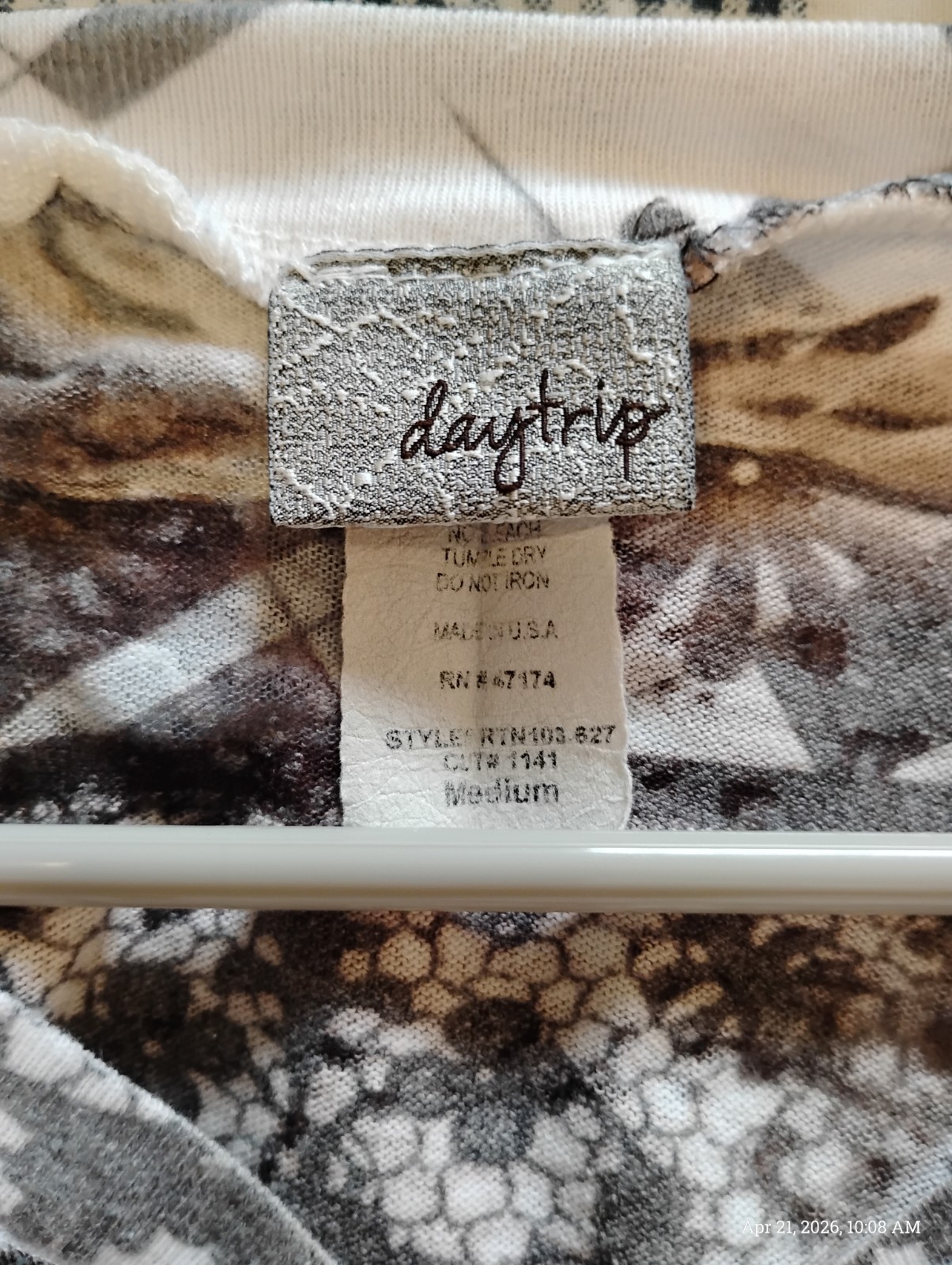Daytrip Women’s Medium Floral Lace Print Tunic Blouse Short Sleeve
