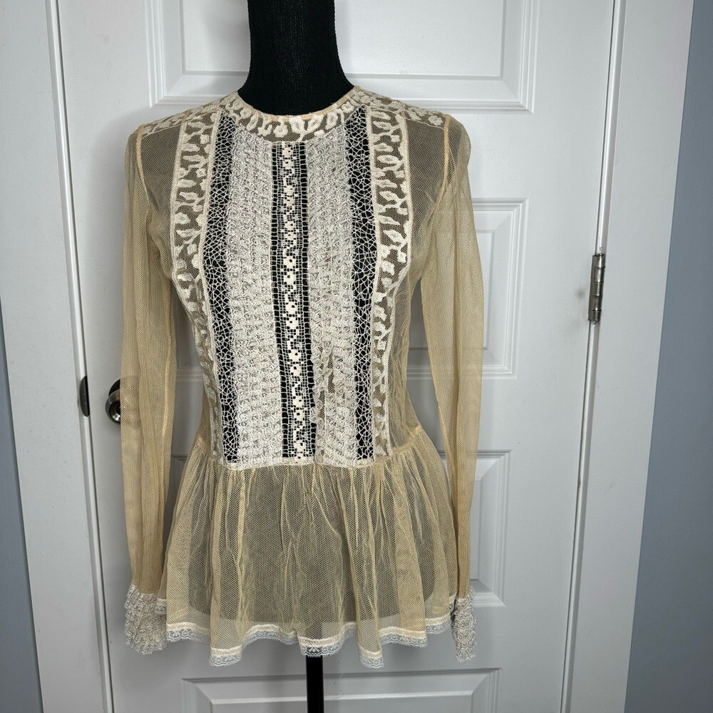 Oscar de la Renta Vintage Lace Mesh Ruffle Top in Ivory Women’s Size 10