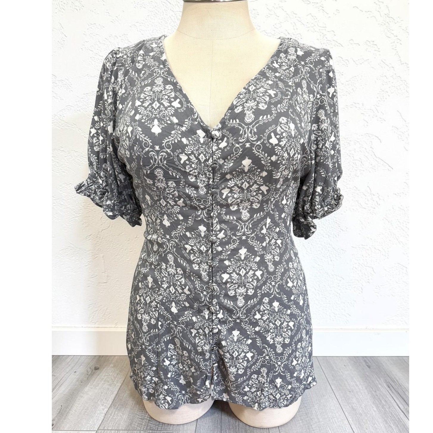 Torrid 2 (2X) Disney Damask Button Front Alice In Wonderland Peplum Blouse Top