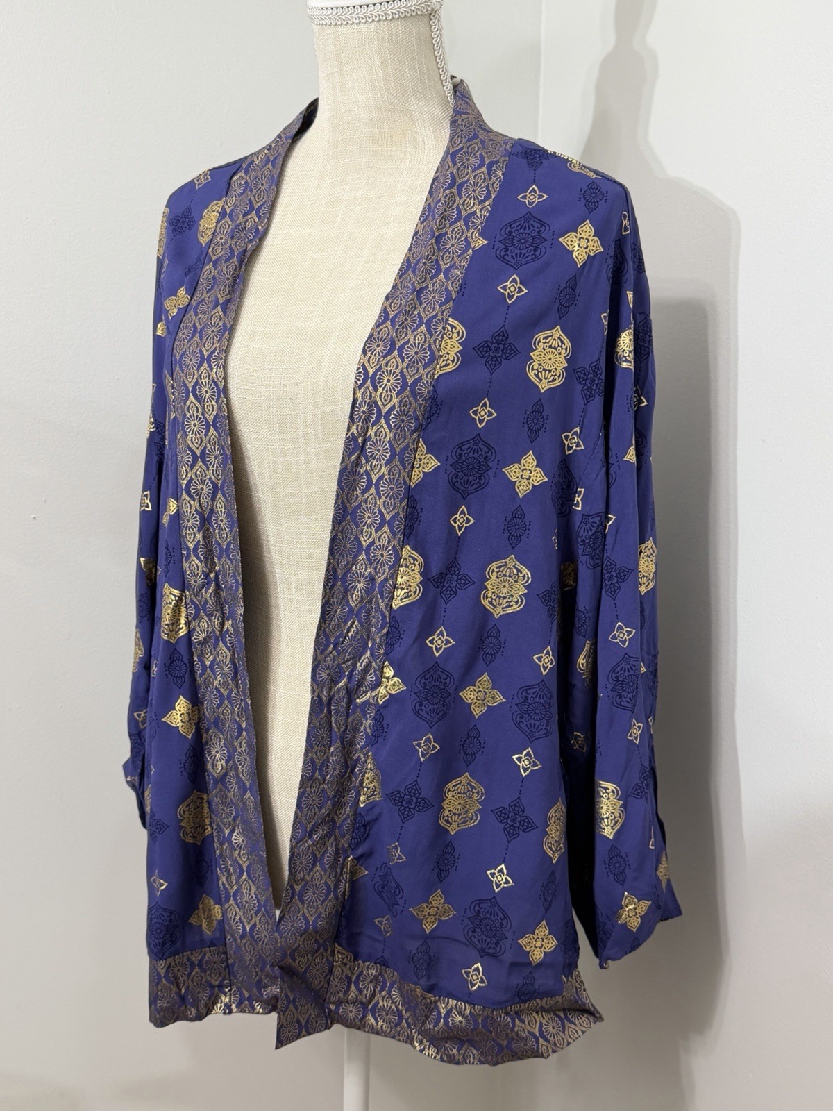 NEW Torrid Disney Aladdin Rug Print Satin Kimono Open Front Top Jacket Size 0/00