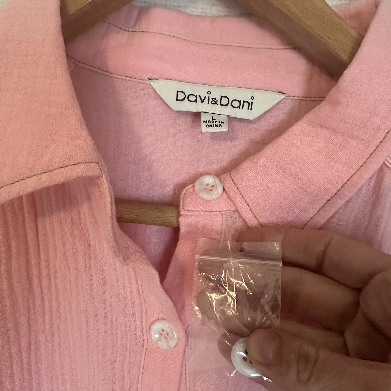 NWOT Davi & Dani Mixed Media Pink Button Up Top. L