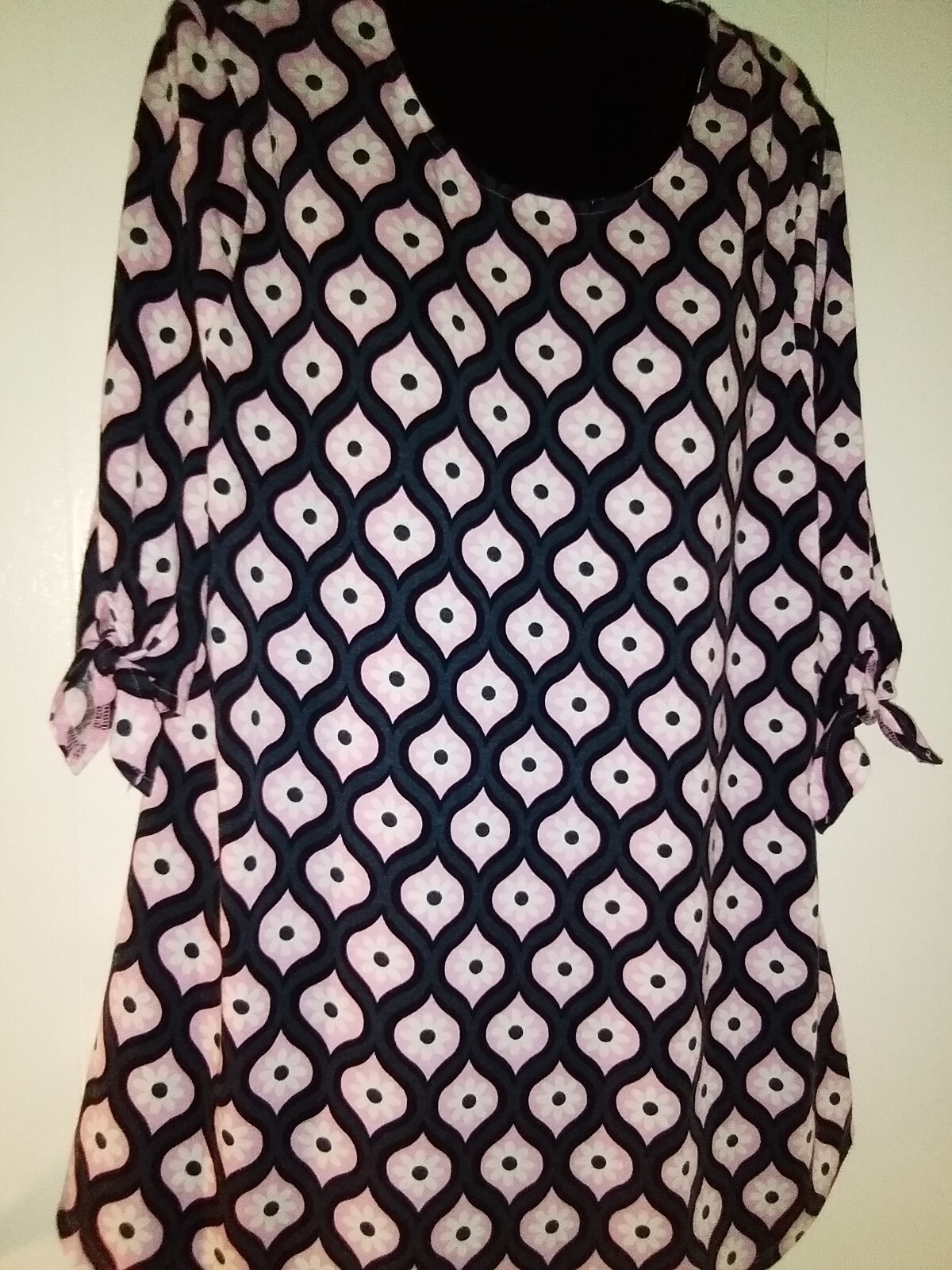 Pink & Black Top 30 Inches Long Tie Bow Balloon Sleeves Large
