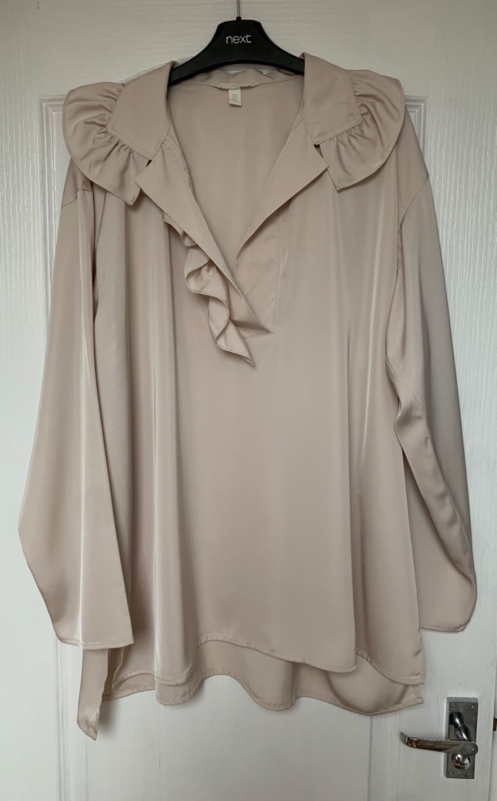 New H&M Beige Oversized Silky Shirt with ruffle collar & front Size M (UK 16-18)