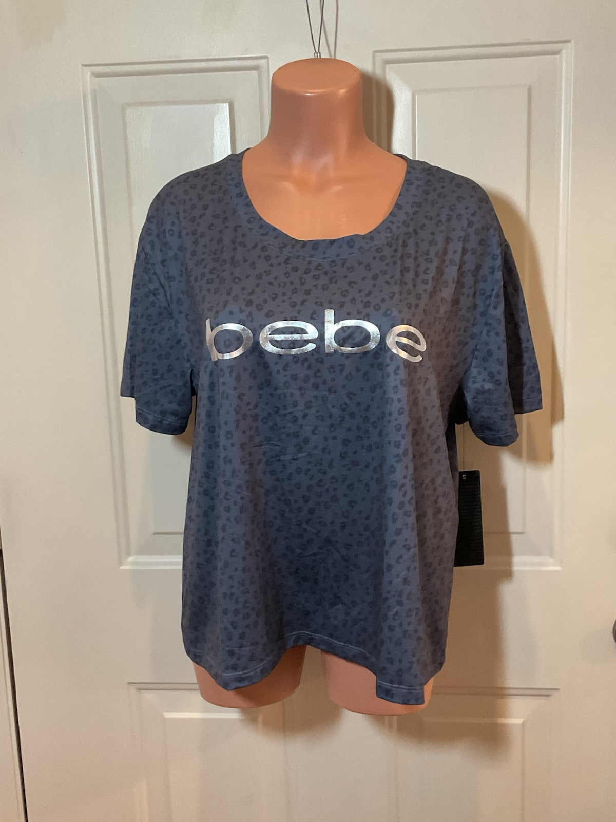 Bebe Sport, Sz XL, Blue Smoke Leopard Print, Crop Top, w/BEBE in Silver Print.