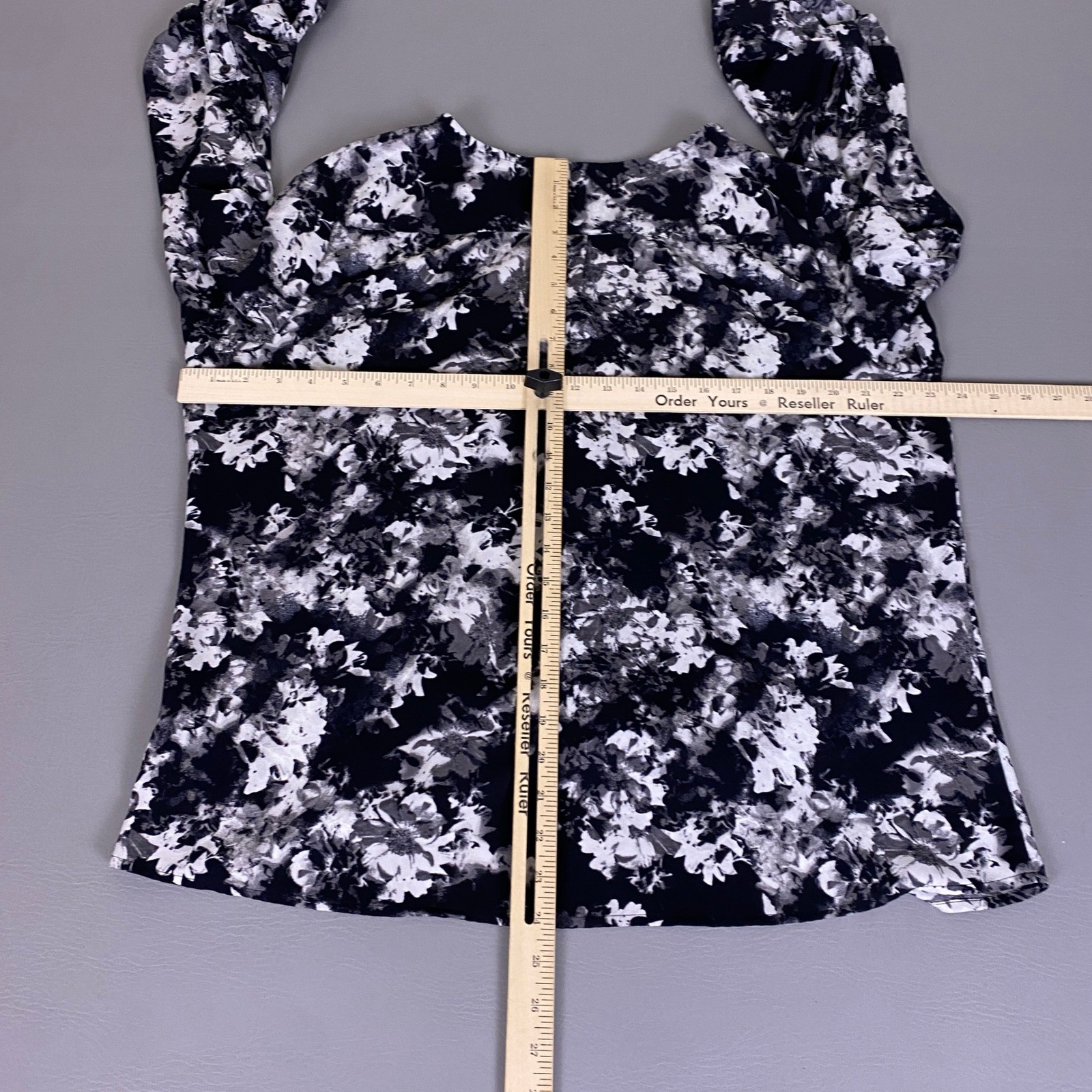 Apt 9 Blouse Top Women’s Size XL Black White Floral Button Front Roll Tab Sleeve