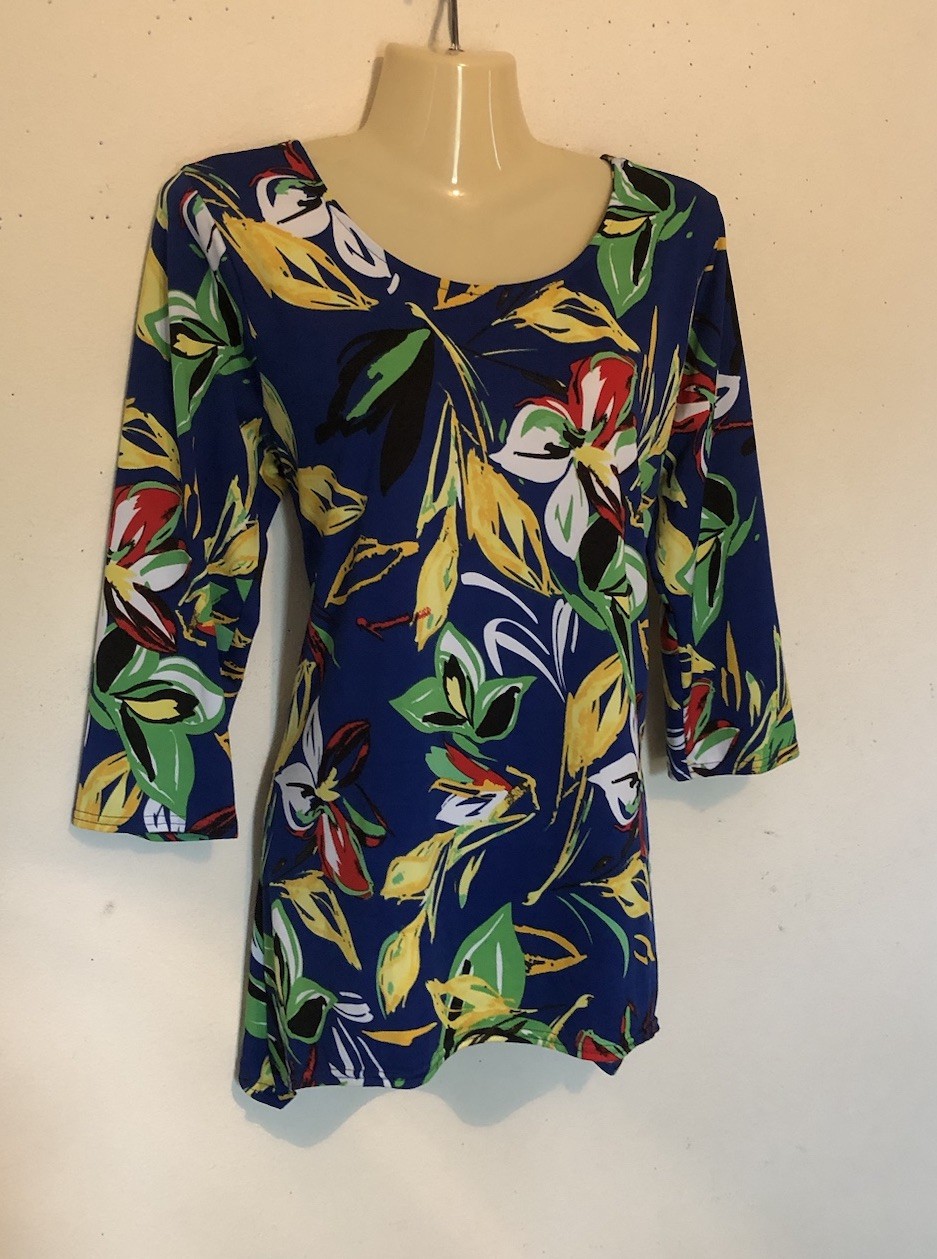 Easy Care Shark Bite Hem Tunic Top Sz Medium Blue Tropical Print Popover Blouse