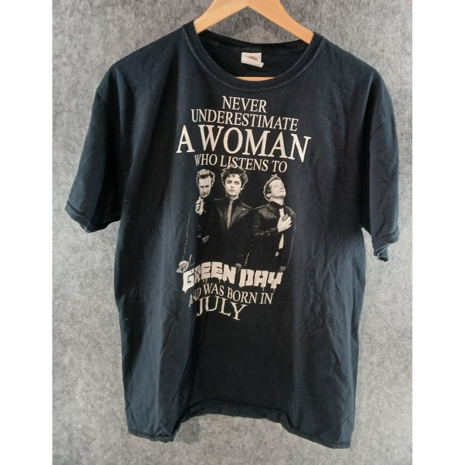 Green Day T Shirt Women’s Size L Graphic Band Tee Rock Music