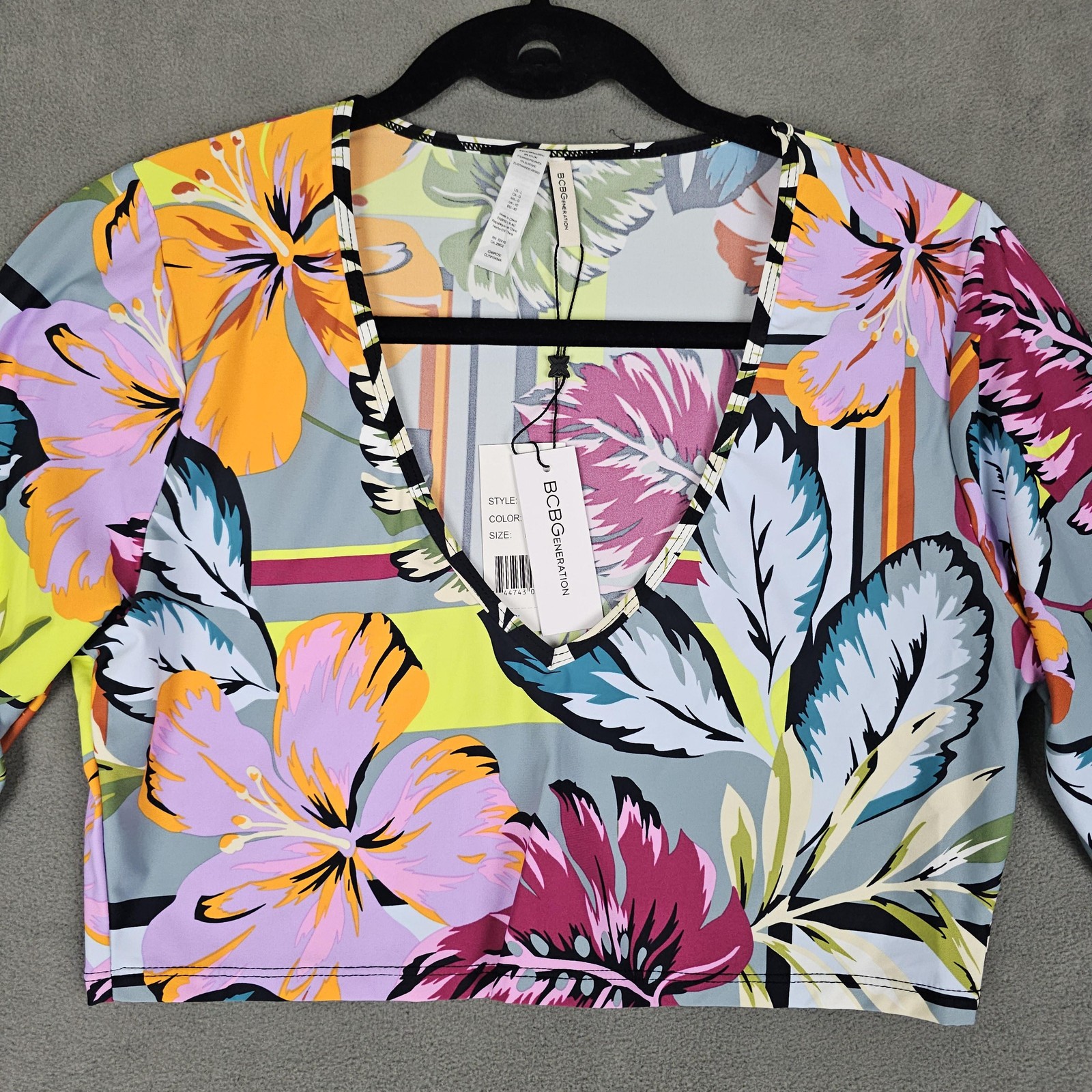 BCBGeneration Blouse Womens L Multicolor Floral V Neck Long Sleeve Crop Top Swim