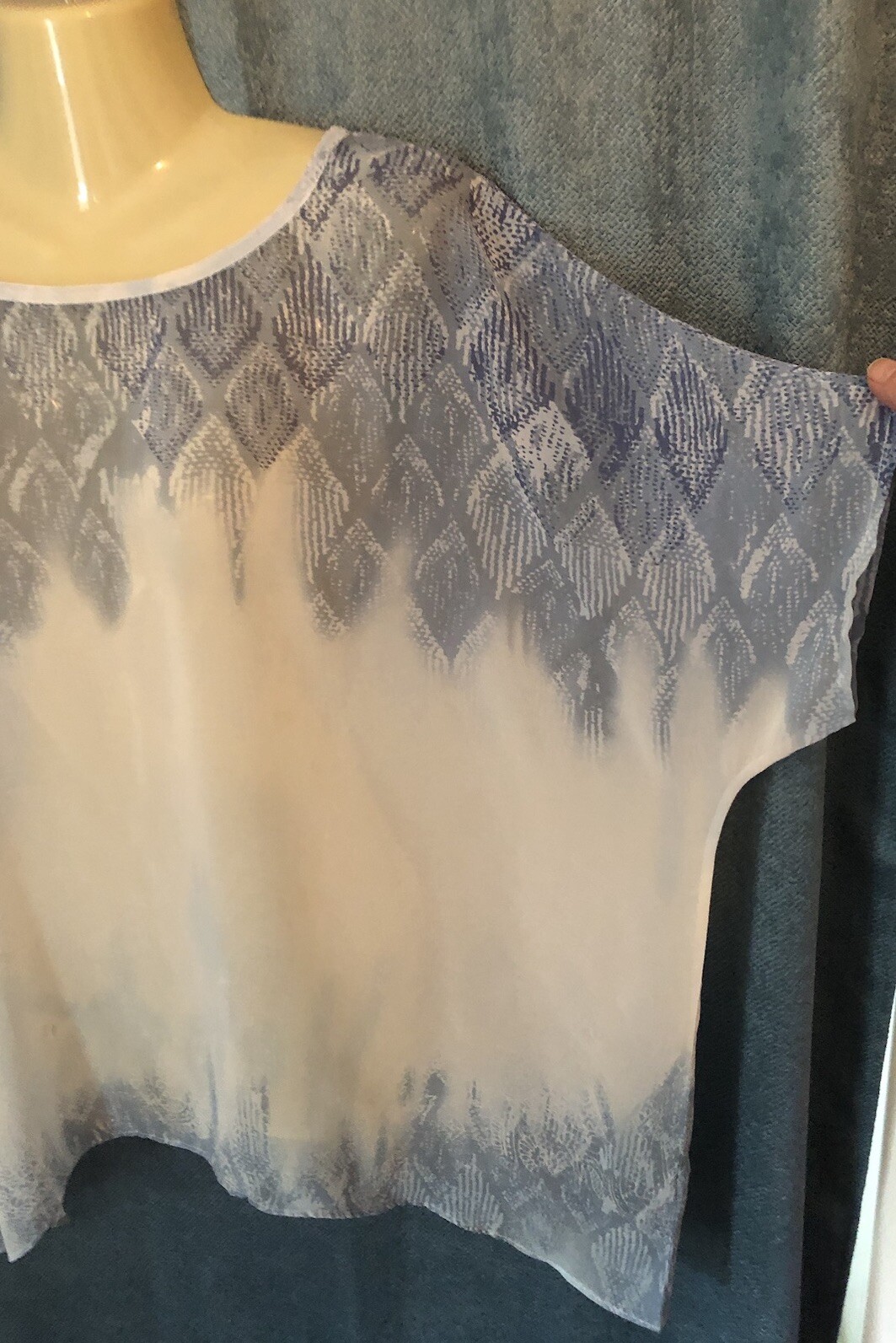 CAbi Boxy Fit Popover Blouse Size Small Sheer Chiffon Blue White Sheer Top