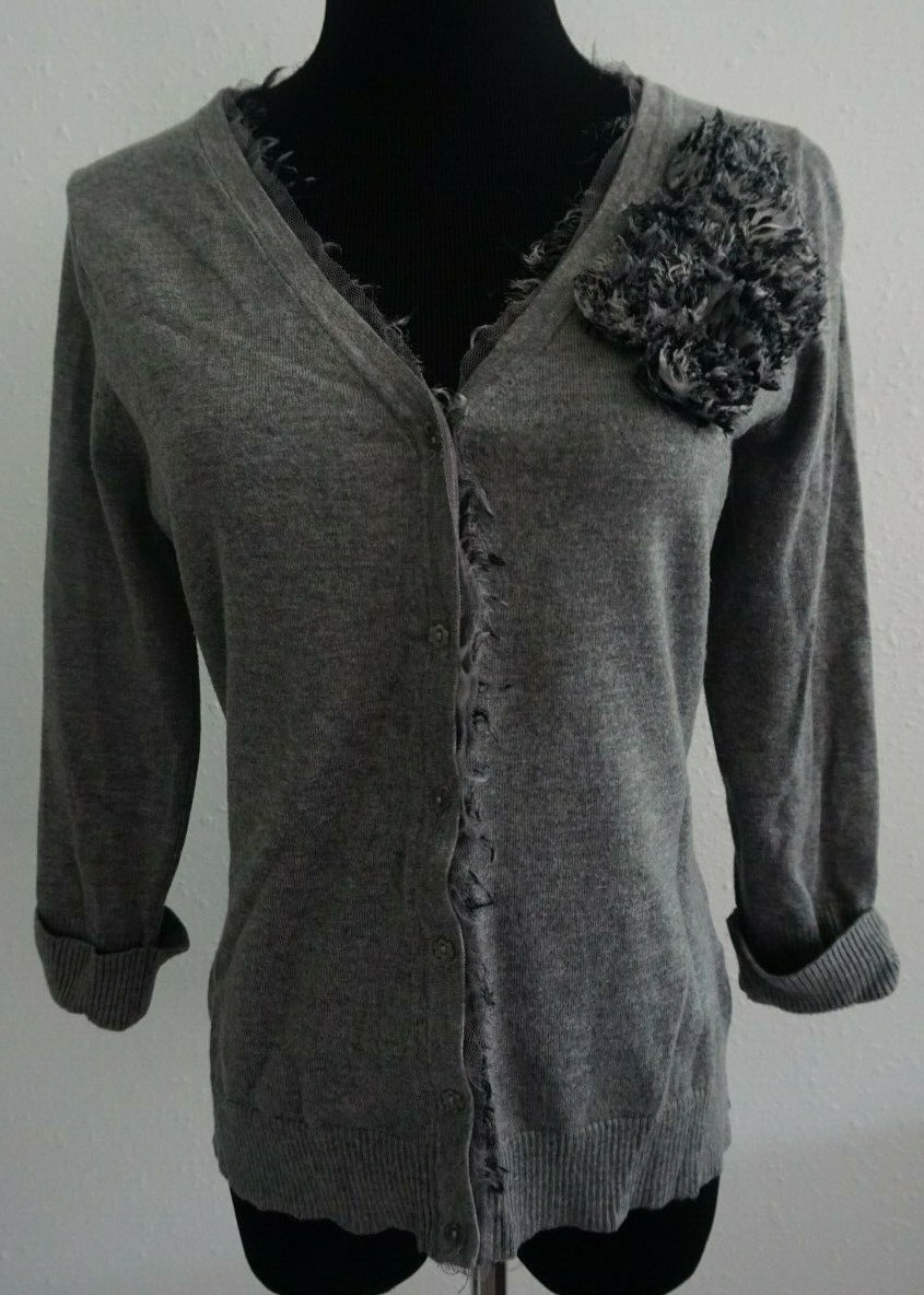 RED Gray Black Foral Applique Cardigan Sweater Sz M