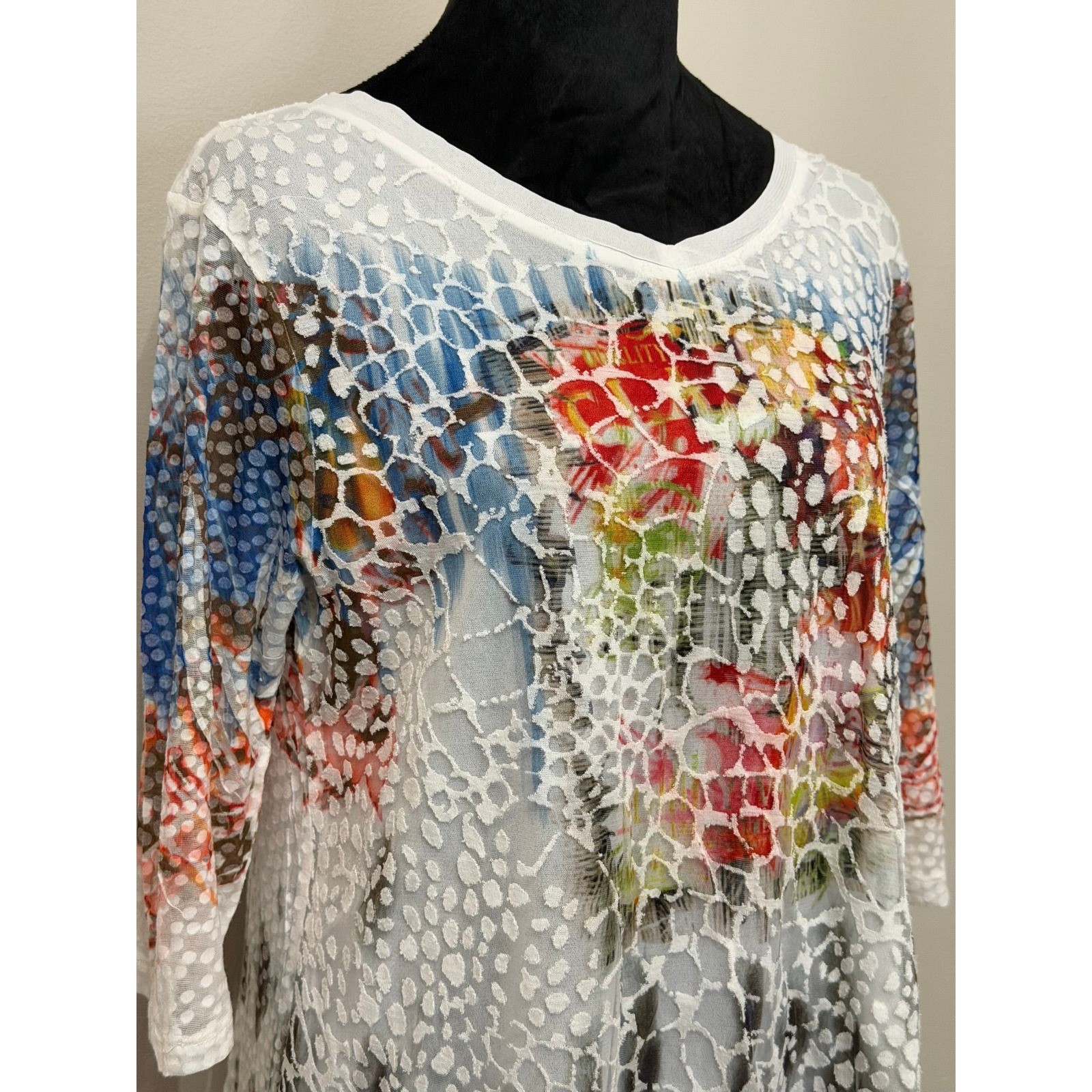 Suzanne’s Women Floral Burnout Tunic V-Neck 3/4 Sleeve Lace Trim Asymmetric Top