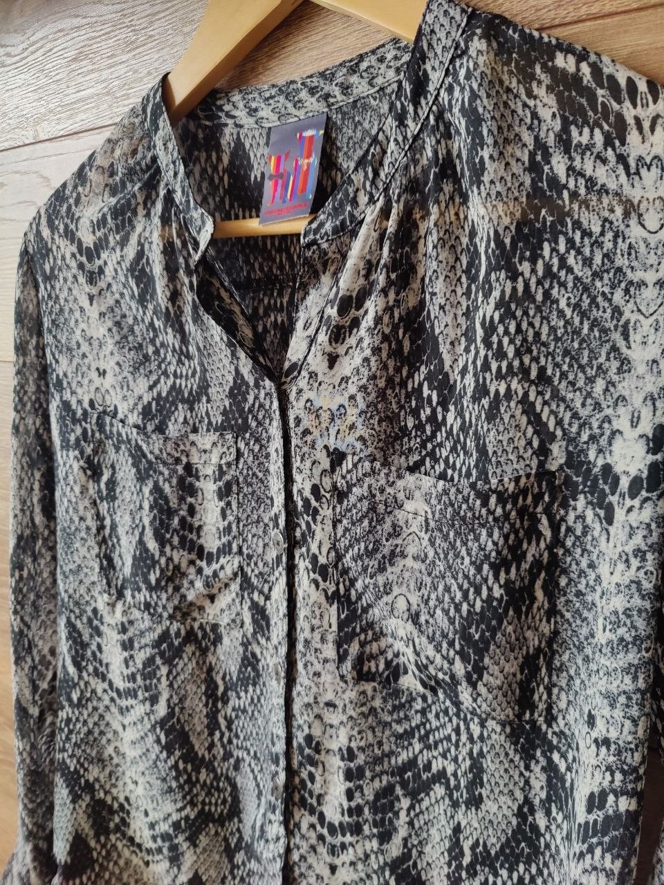 Frieda Freddies New York Animal Snake Print Blouse Shirt S Button Front