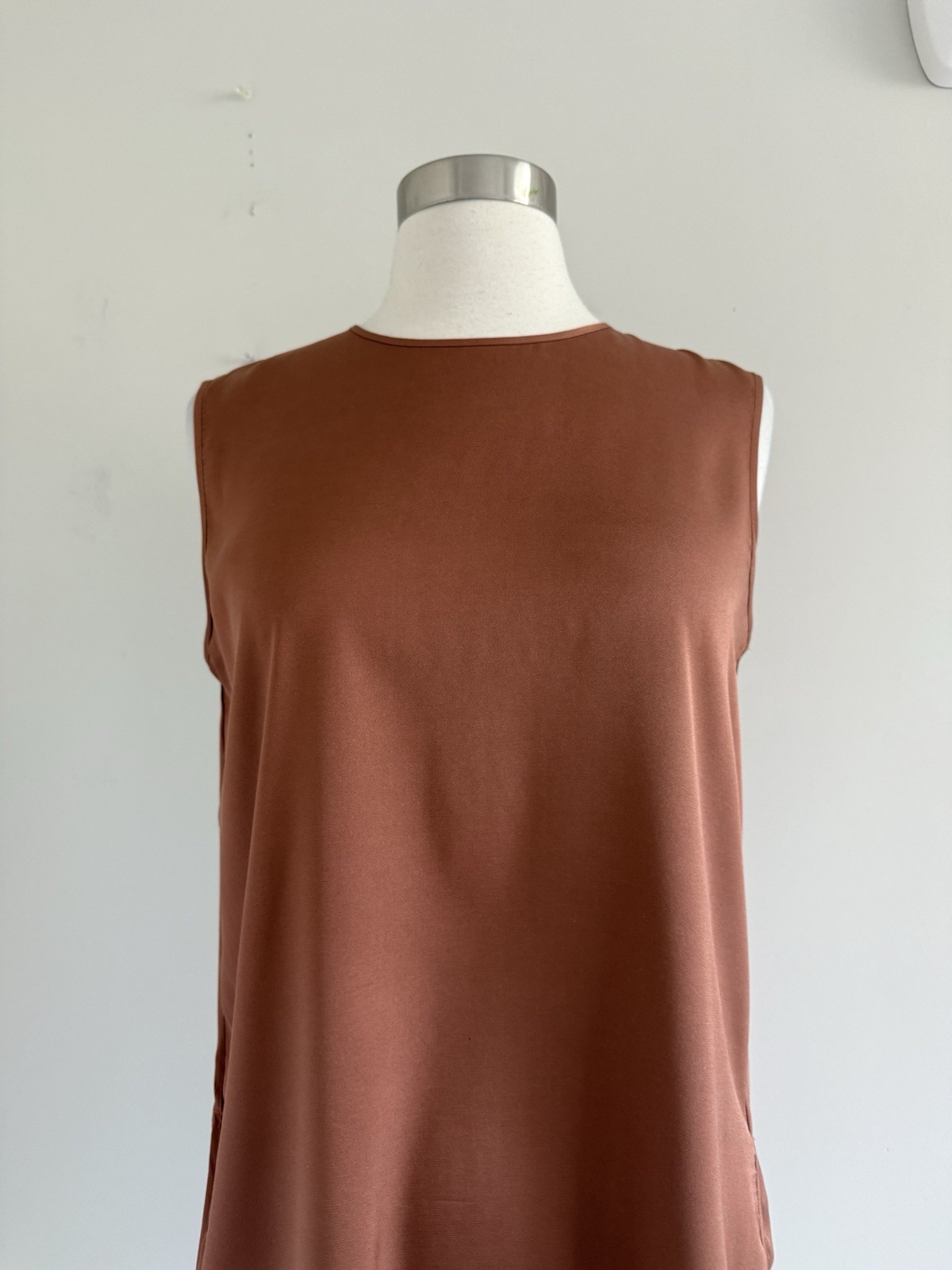 SPORT MAX SILK HI LOW HEM SIDE SLITS TOP SLEEVELESS SIZE 40