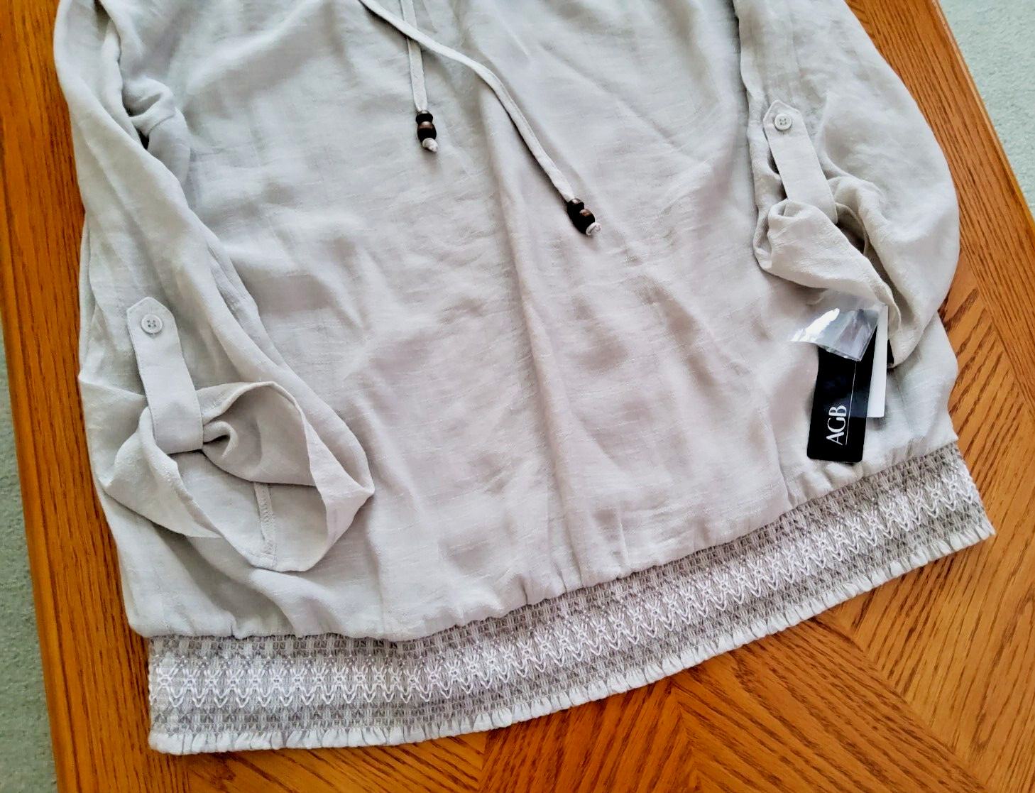 AGB TIE NECK TOP/BLOUSE-LARGE-3/4 ROLL TAB SLEEVES-STRETCH SHEARED HEM-BEIGE*NEW