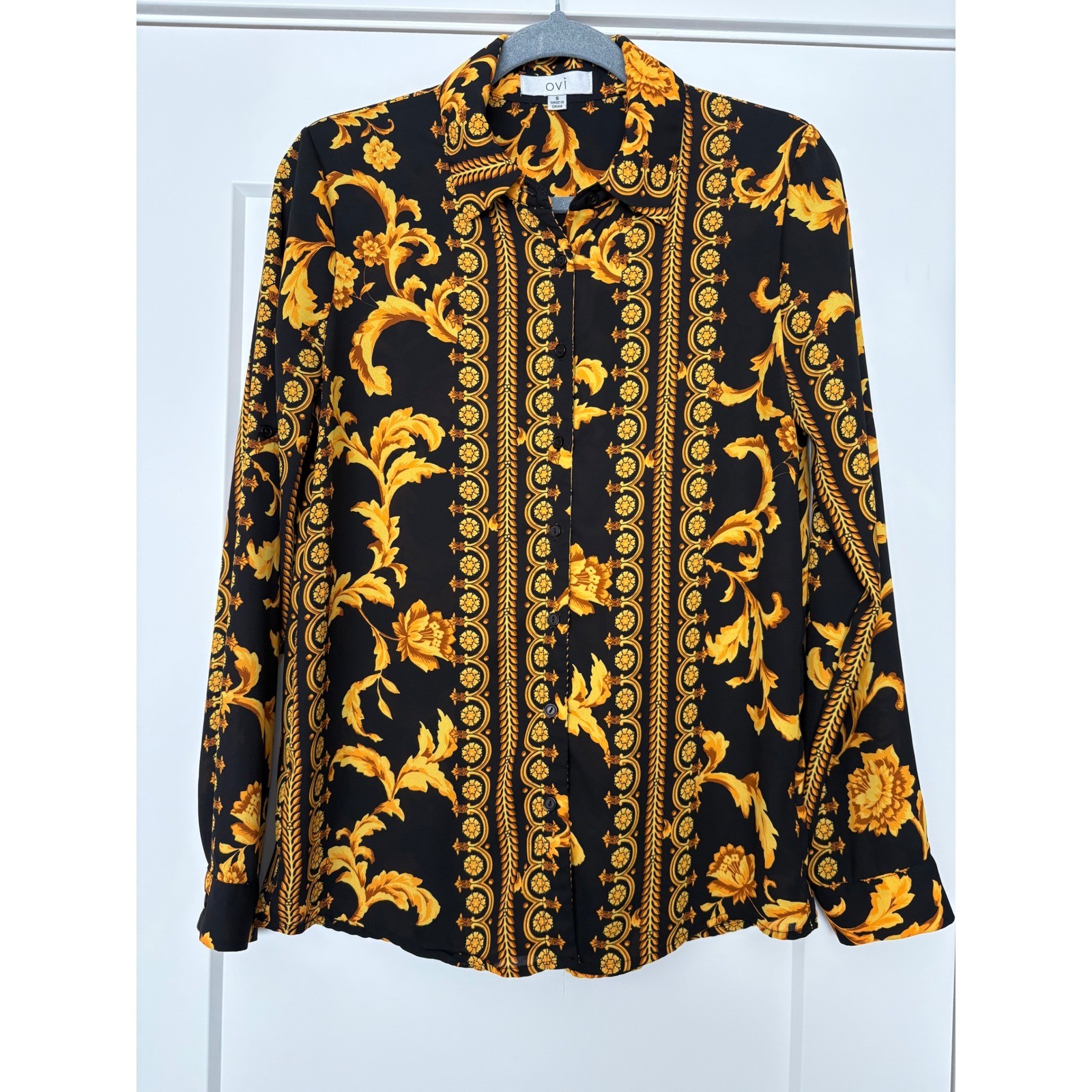 Ovi Women’s S Black Gold Baroque Scroll Floral Print Button Down Money Top