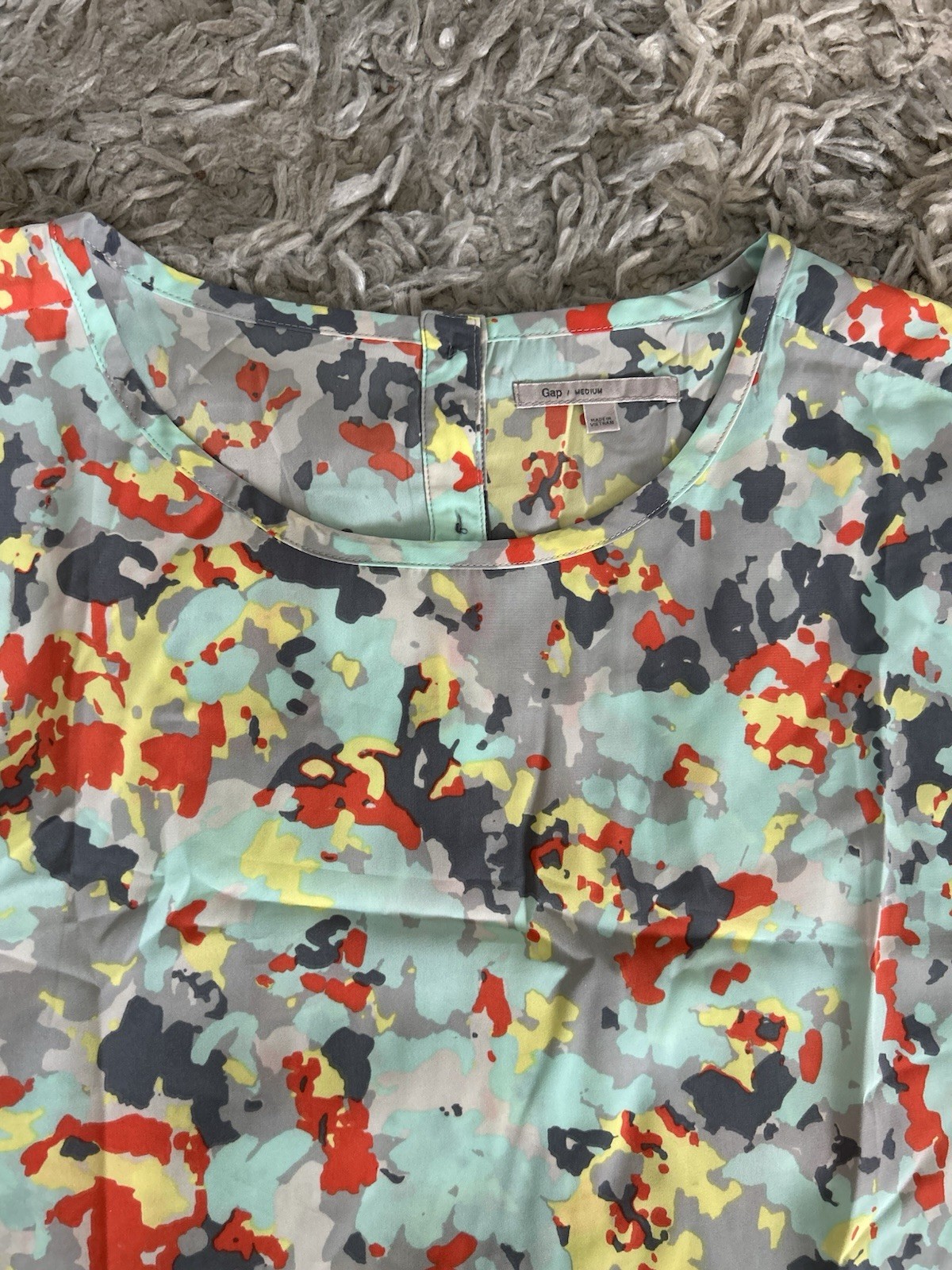 Women’s Short Cap Sleeve Print Blouse, Size M Orange Gray Blue Yellow