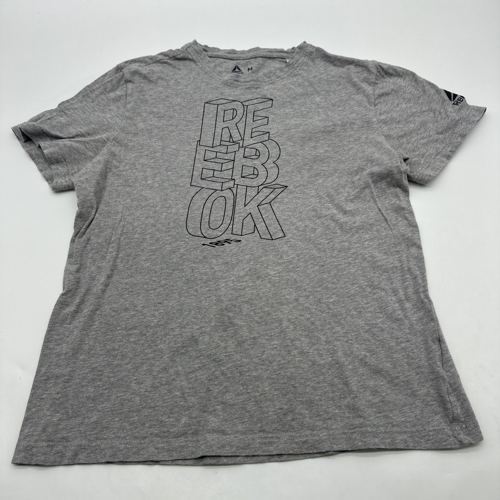 Reebok T- Shirt Women M Gray Graphic Print Logo 100% Cotton .#36117