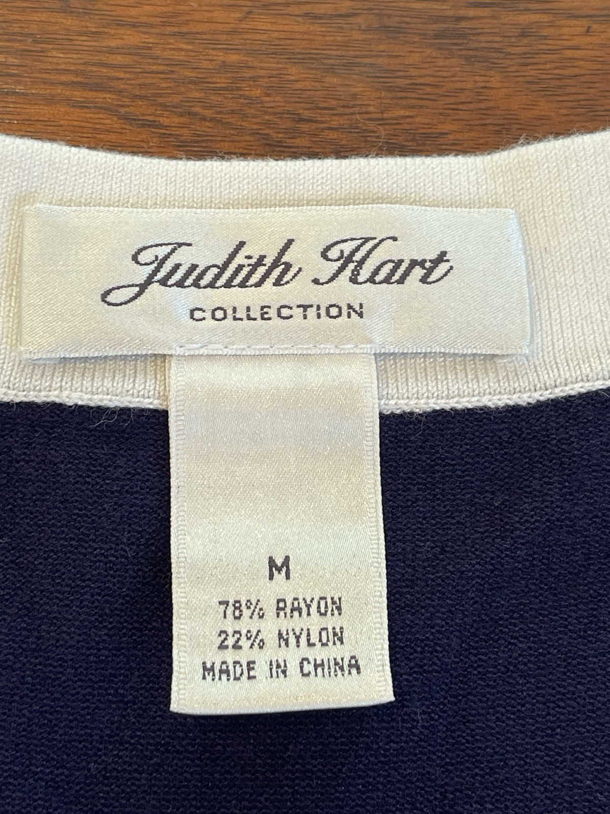 Judith Hart Woman Navy Blue Sleeveless Tank Top Pearl Accents Contrast Trim Med