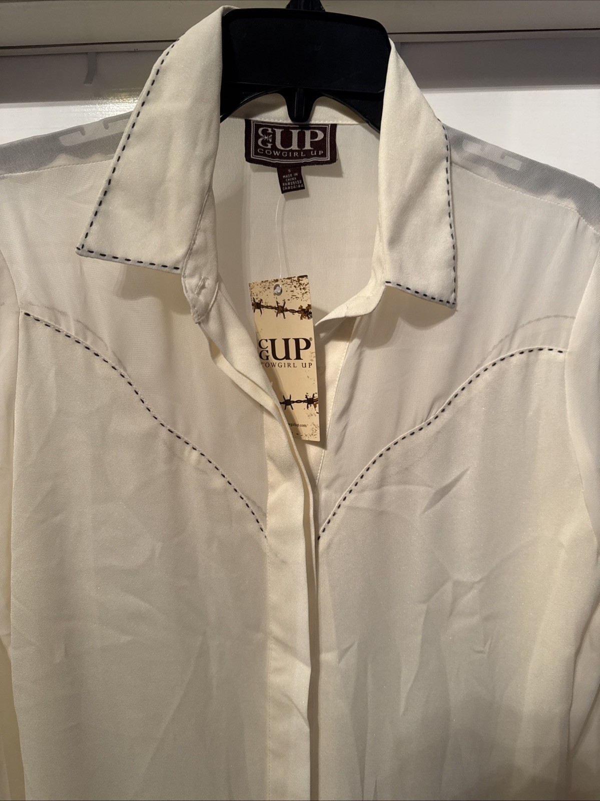 NWT Cowgirl Up Women’s Polyester Long-Sleeve Cream Classy Blouse Size S