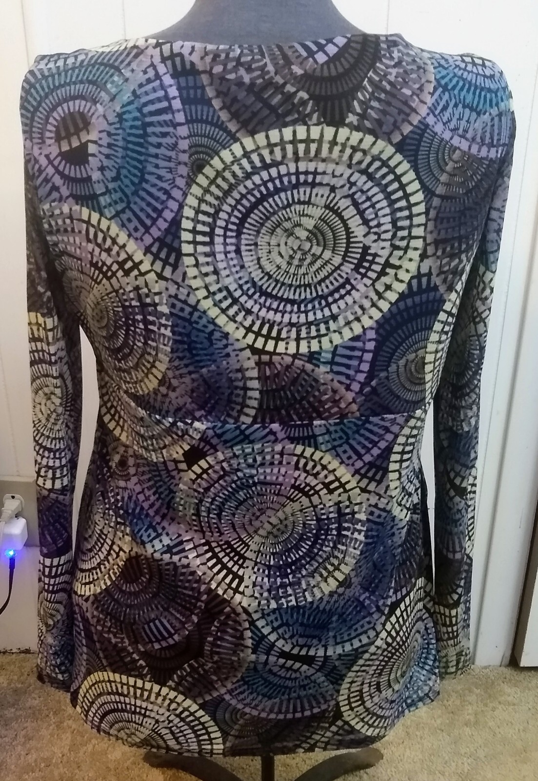 Gorgeous Access Blouse Sz L. LK Nw