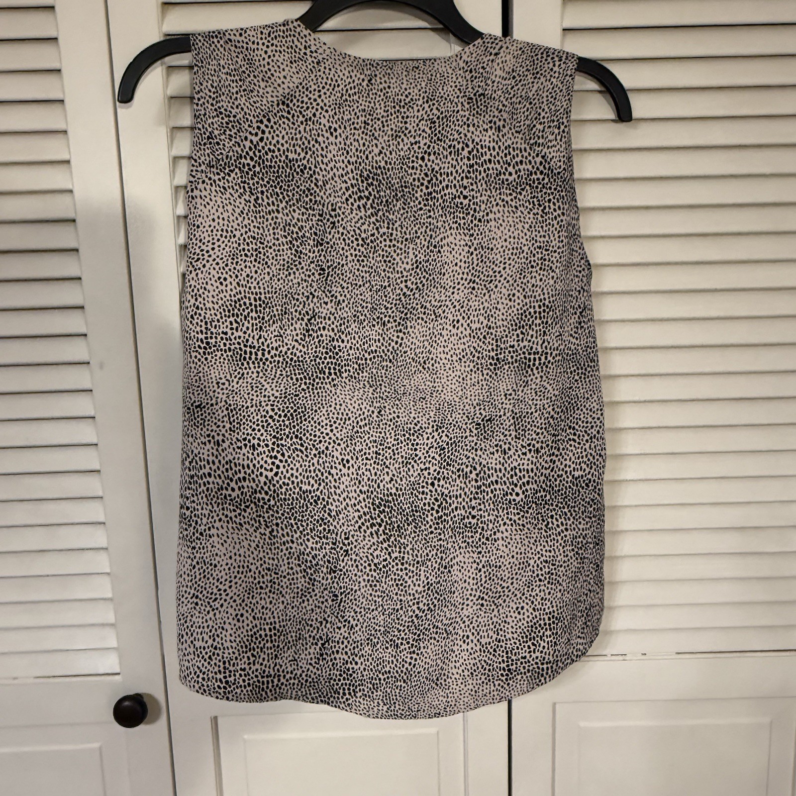 Cute Magnolia Tank Top Animal Print Blush and Black Women’s Med Layering Blouse