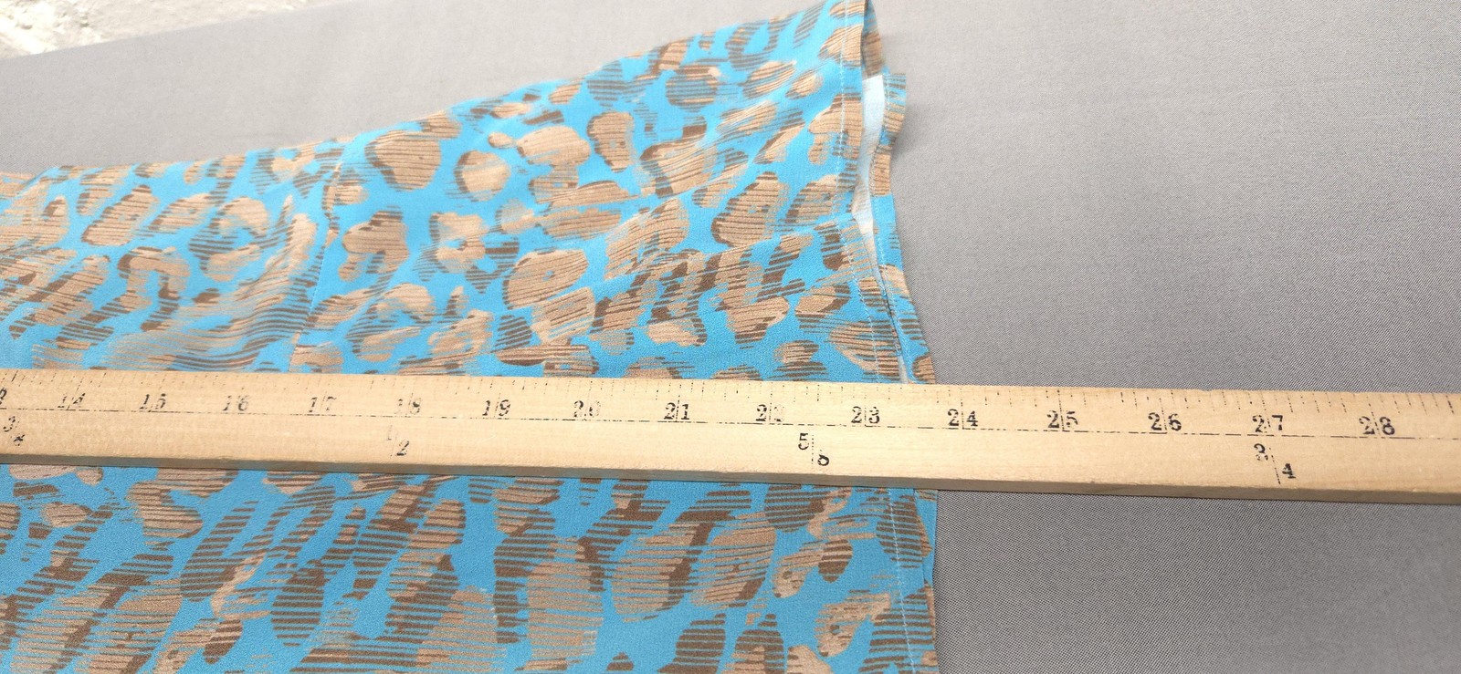 Doncaster Collection Blouse Womens M Blue Silk Animal Print Tie Office Siren