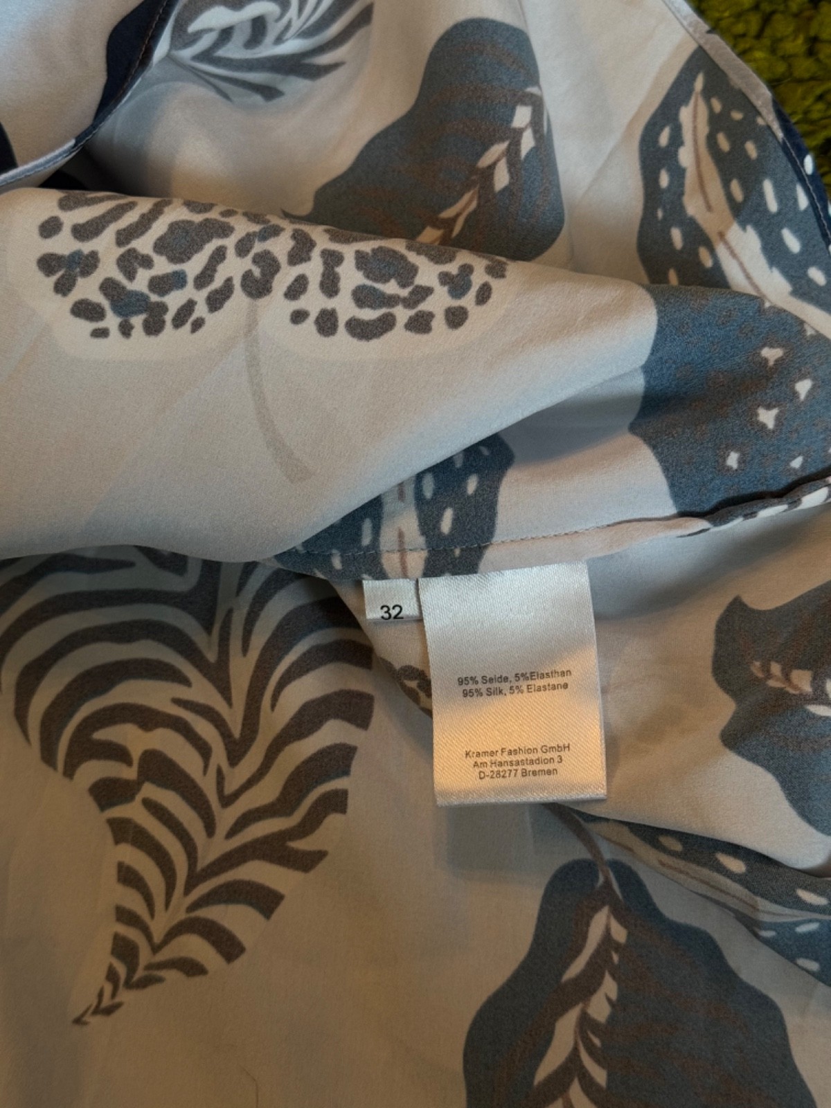 Herzens Angelegenheit silk floral pattern pullover blouse blue size 32