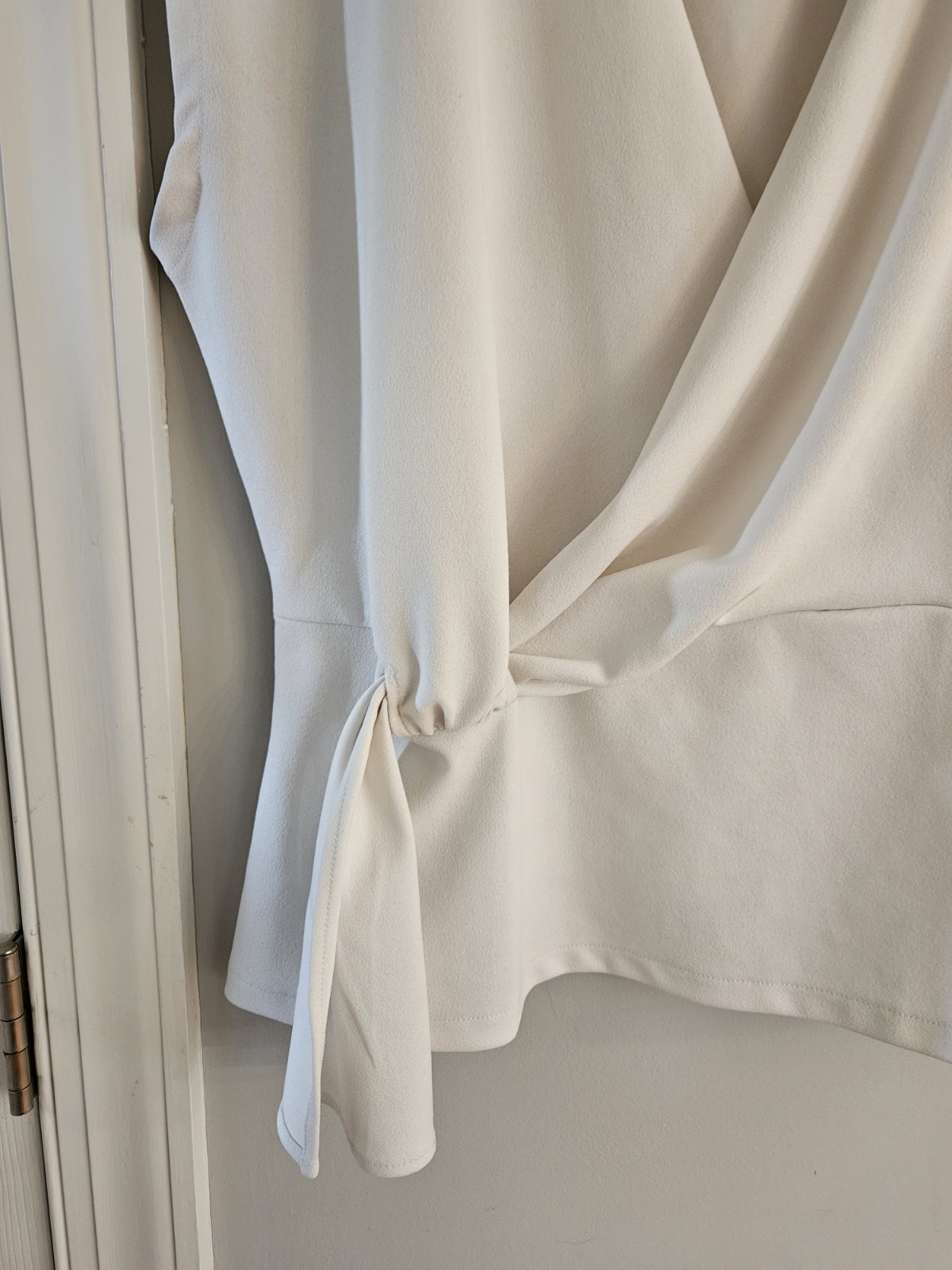 Misses Ann Taylor Factory, sleeveless top, ivory, size L