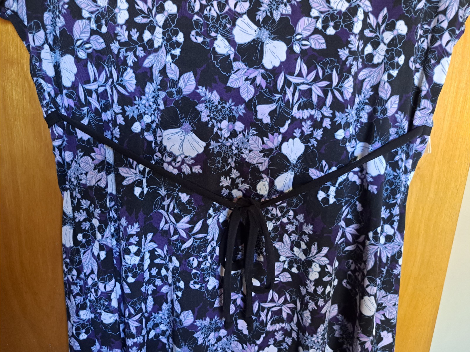Womens Studio 1940 (Kohl’s) Black & Purple Floral Tie Black Blouse. Size L EUC