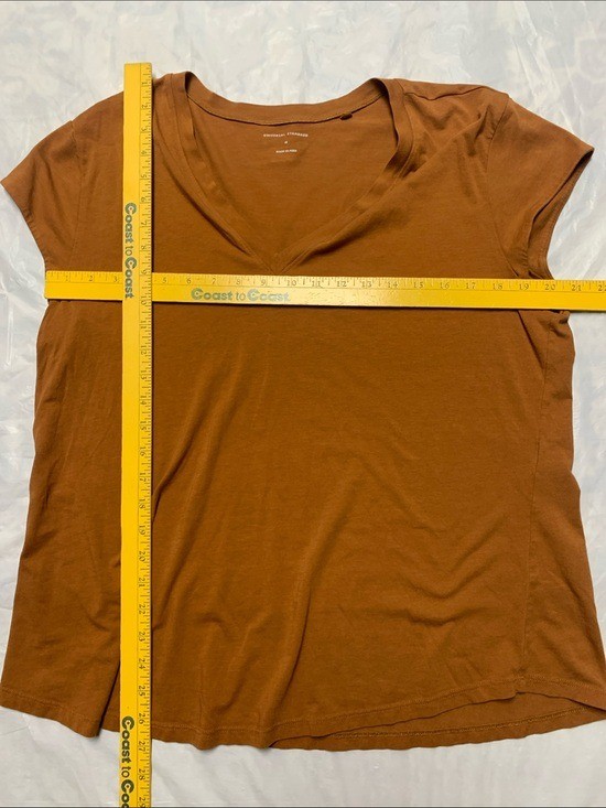 Universal Standard Pima Cotton V Neck T Shirt Brown Size 2 In US/2XL