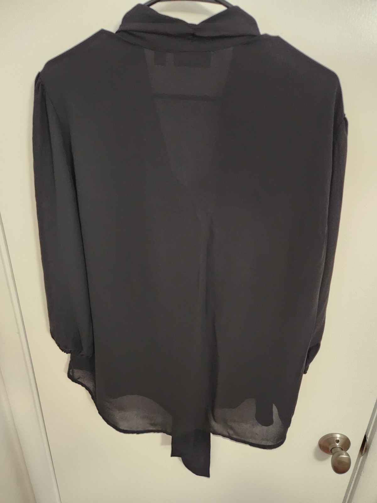 New York & Co. Black chiffon button front tie v-neck bubble sleeve top Sz Large
