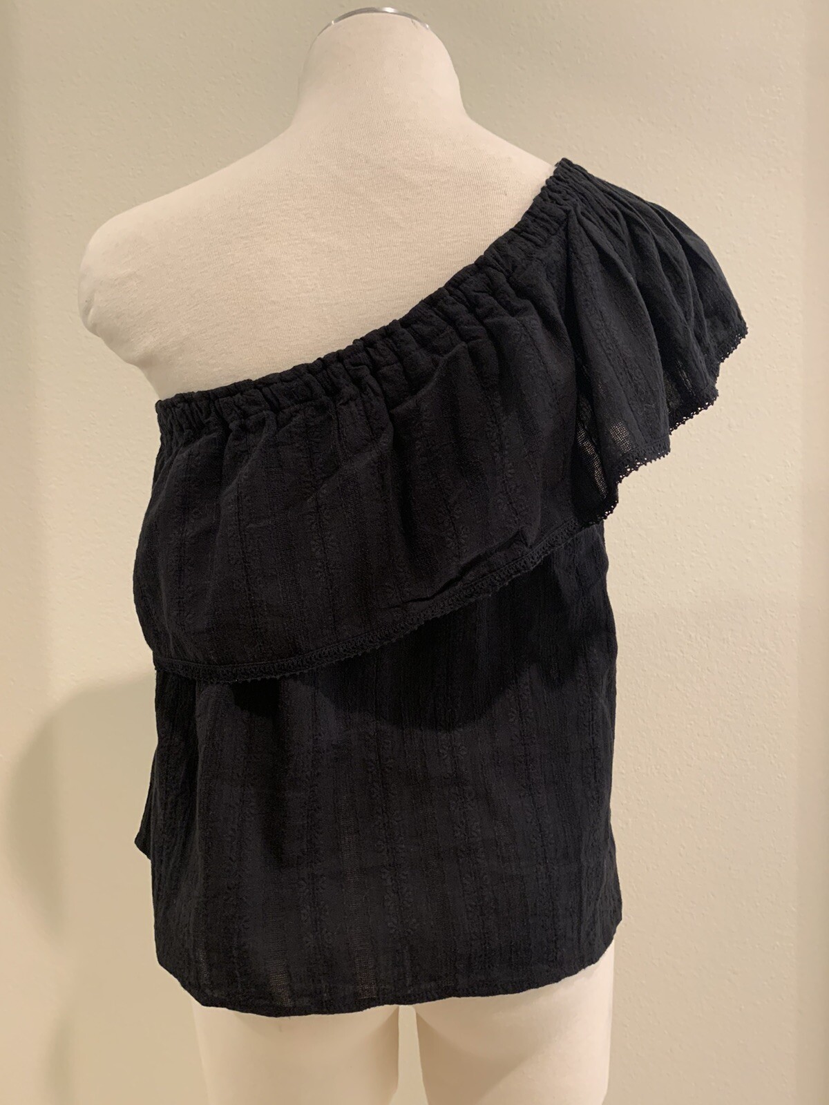 Bloomingdales BELTAINE Black One Shoulder Ruffle Top XS 0/2