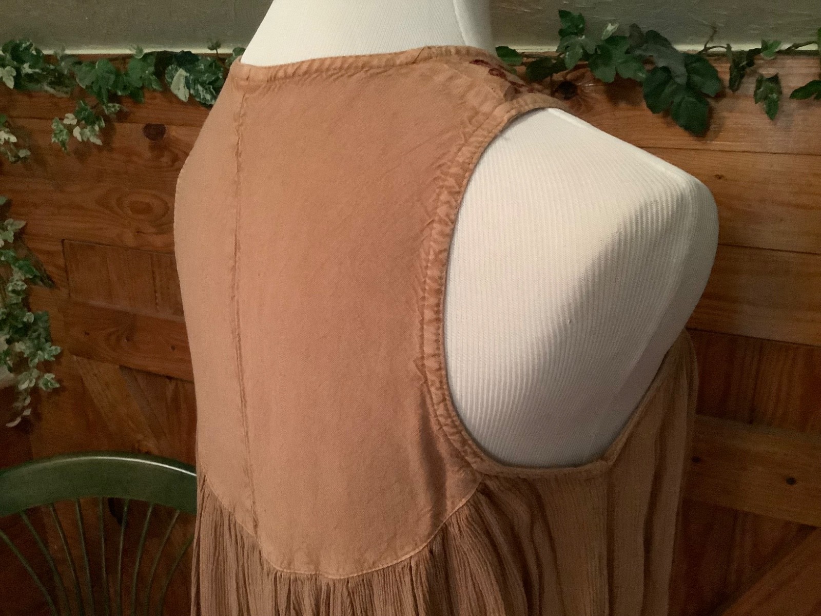 GYPSY ROSE 100% Rayon Gold Embroidered Sleeveless Top Women’s S? INDIA