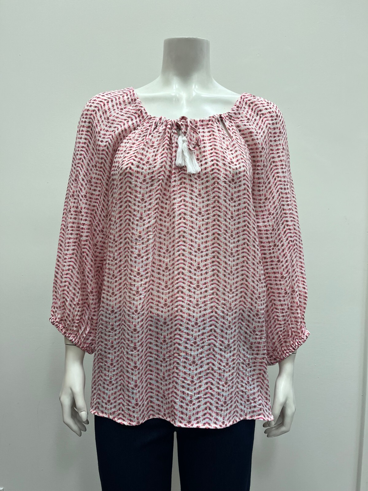 Robert Louis Printed Blouse 3/4 elastic sleeve scoop neck tasseled .