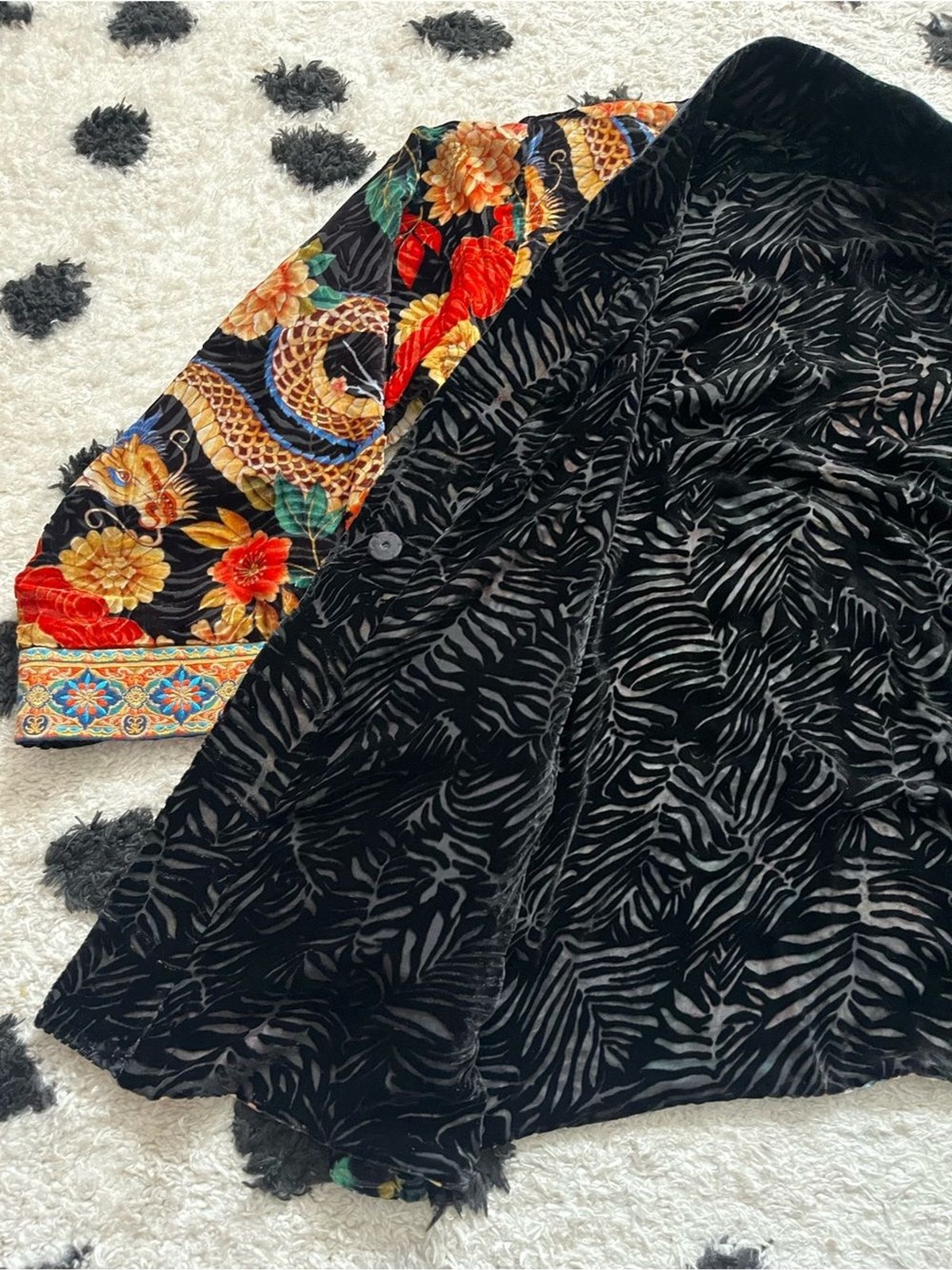 Johnny Was size XS Merhawi Kimono Black Velvet Dragon Kimono Jacket Embroidery