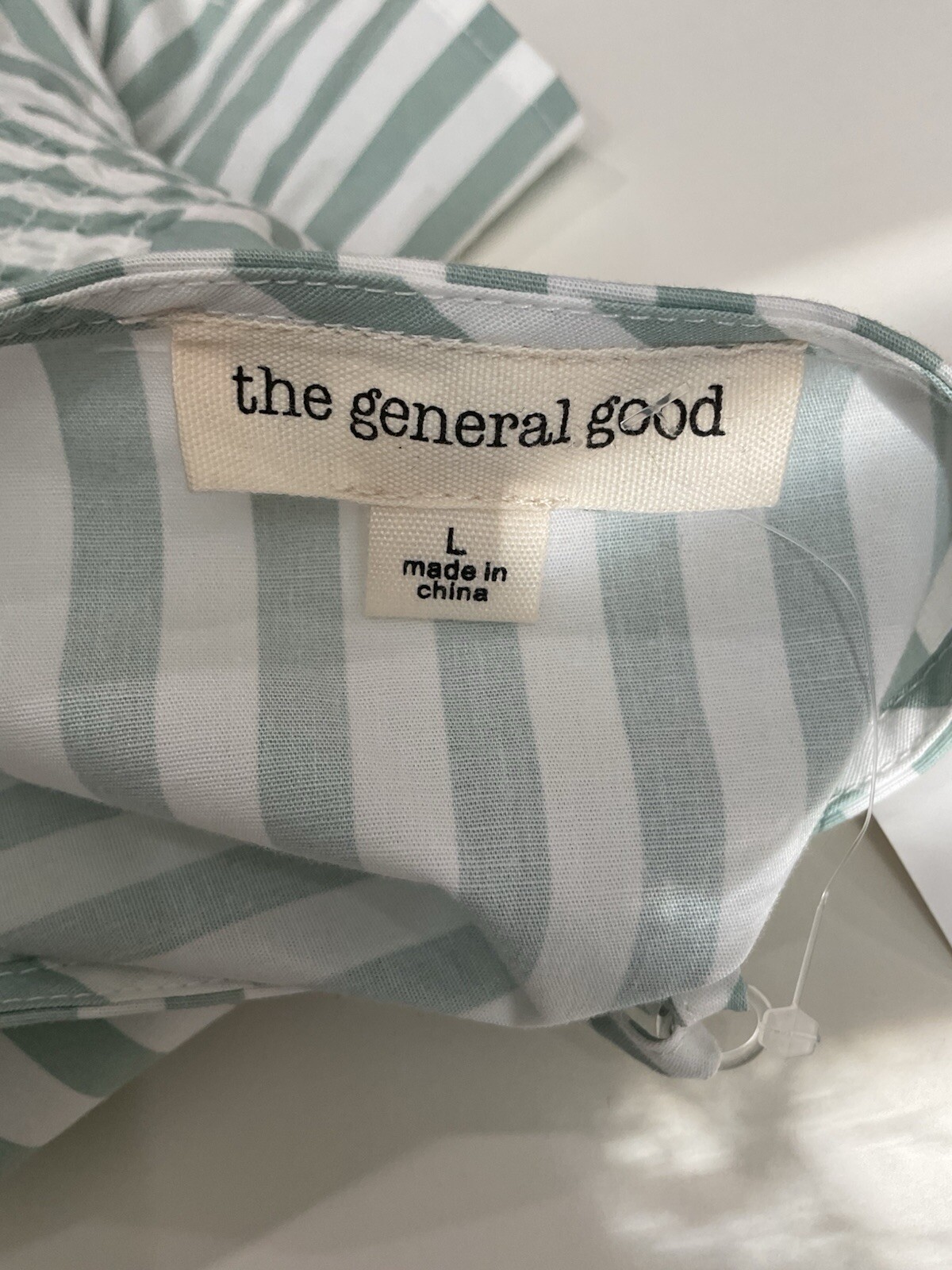 The General Good Spaghetti Strap Green And White Top Size Large Ruffle Feminine