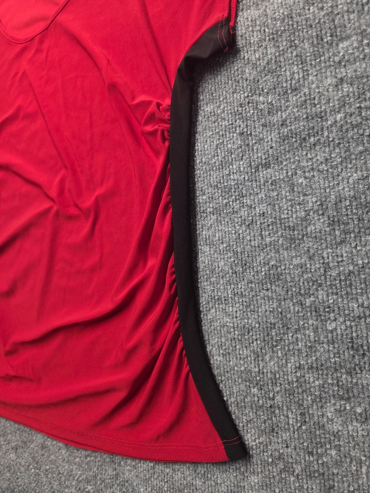Claudia Richard Top Women Sz XL Red Short Sleeve Ruched Sides Stretch Knit