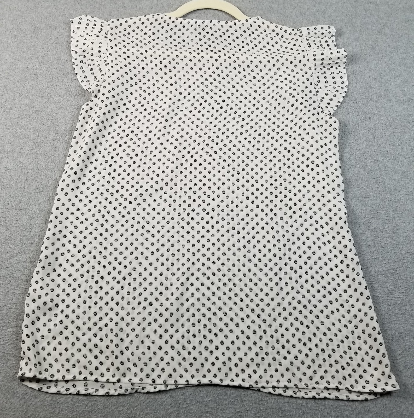 ADRIANNA PAPELL Top Women’s Small White Black Gray Geometric Sheer Short Pleated